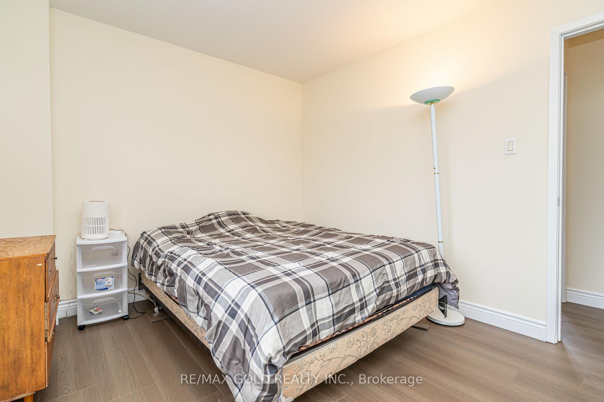 Photo 30 of 12 Lorraine Crescent, Brampton, Westgate — HOMEH