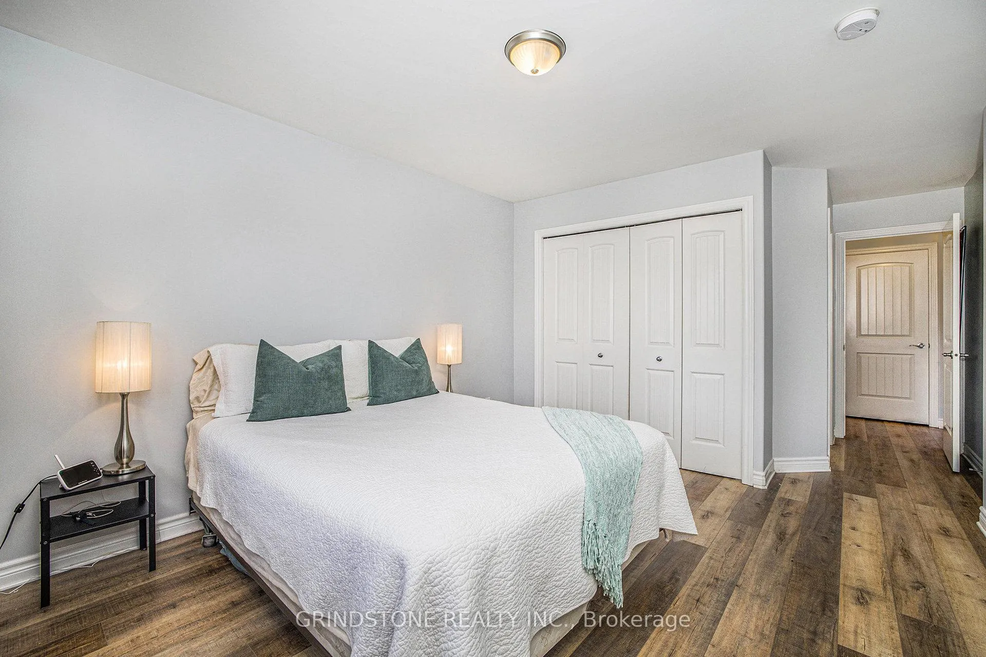 Photo 13 of 213 Foxden Street, Renfrew — HOMEH