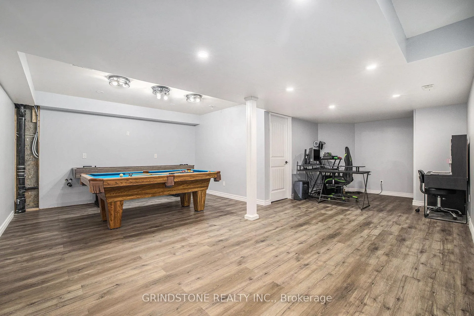 Photo 21 of 213 Foxden Street, Renfrew — HOMEH