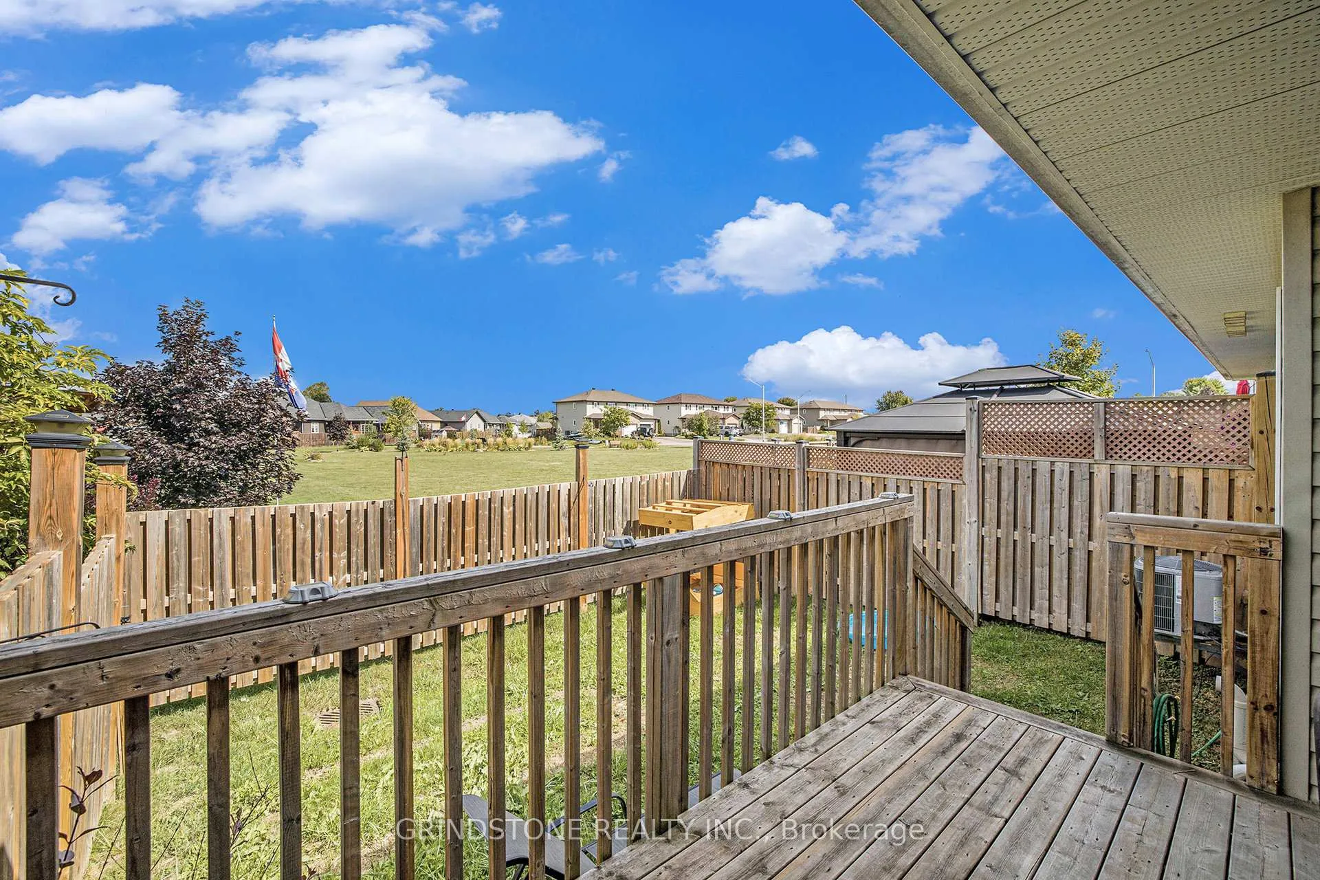 Photo 25 of 213 Foxden Street, Renfrew — HOMEH