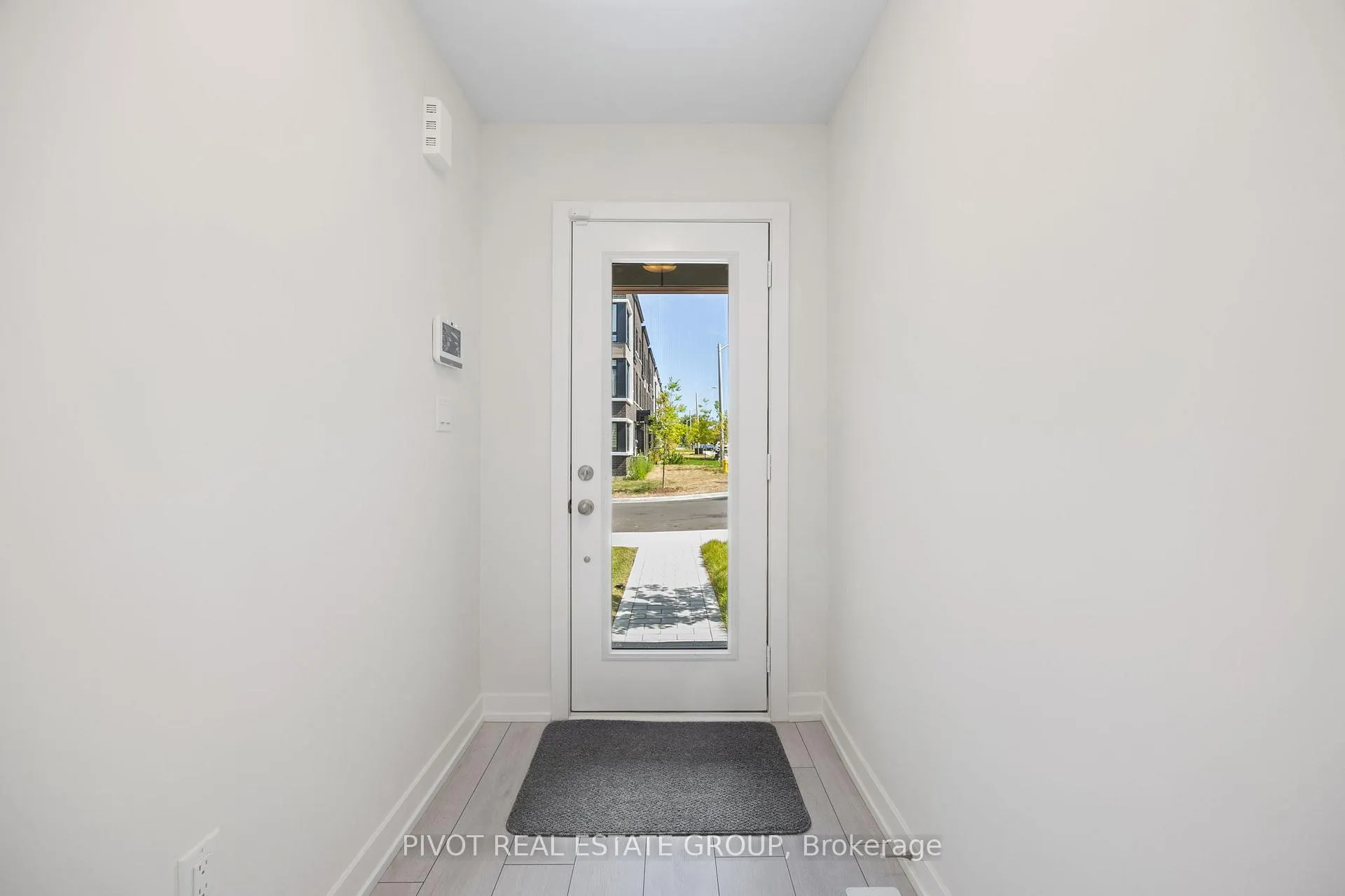 Photo 3 of 53 Akil Thomas Gardens, Scarborough, Bendale — HOMEH