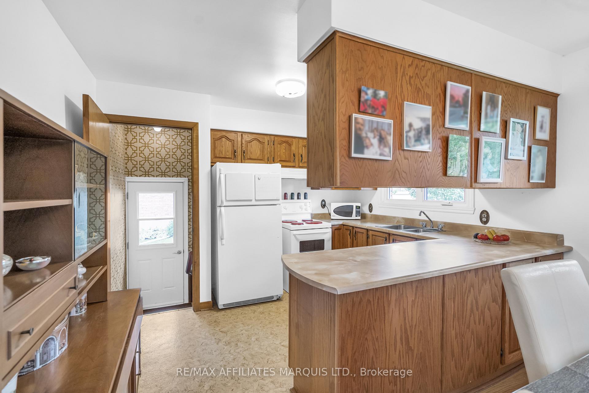 Photo 8 of 902 Pescod Avenue, Cornwall — HOMEH