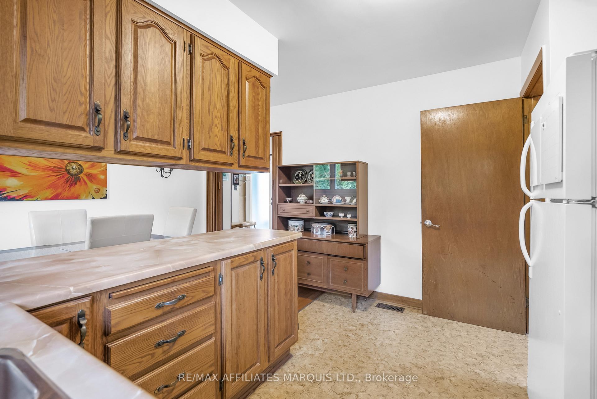Photo 11 of 902 Pescod Avenue, Cornwall — HOMEH