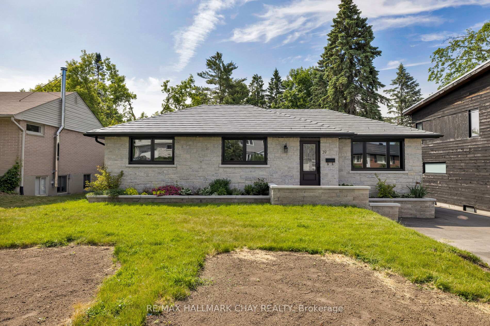Photo 3 of 39 Eugenia Street, Barrie, Codrington — HOMEH