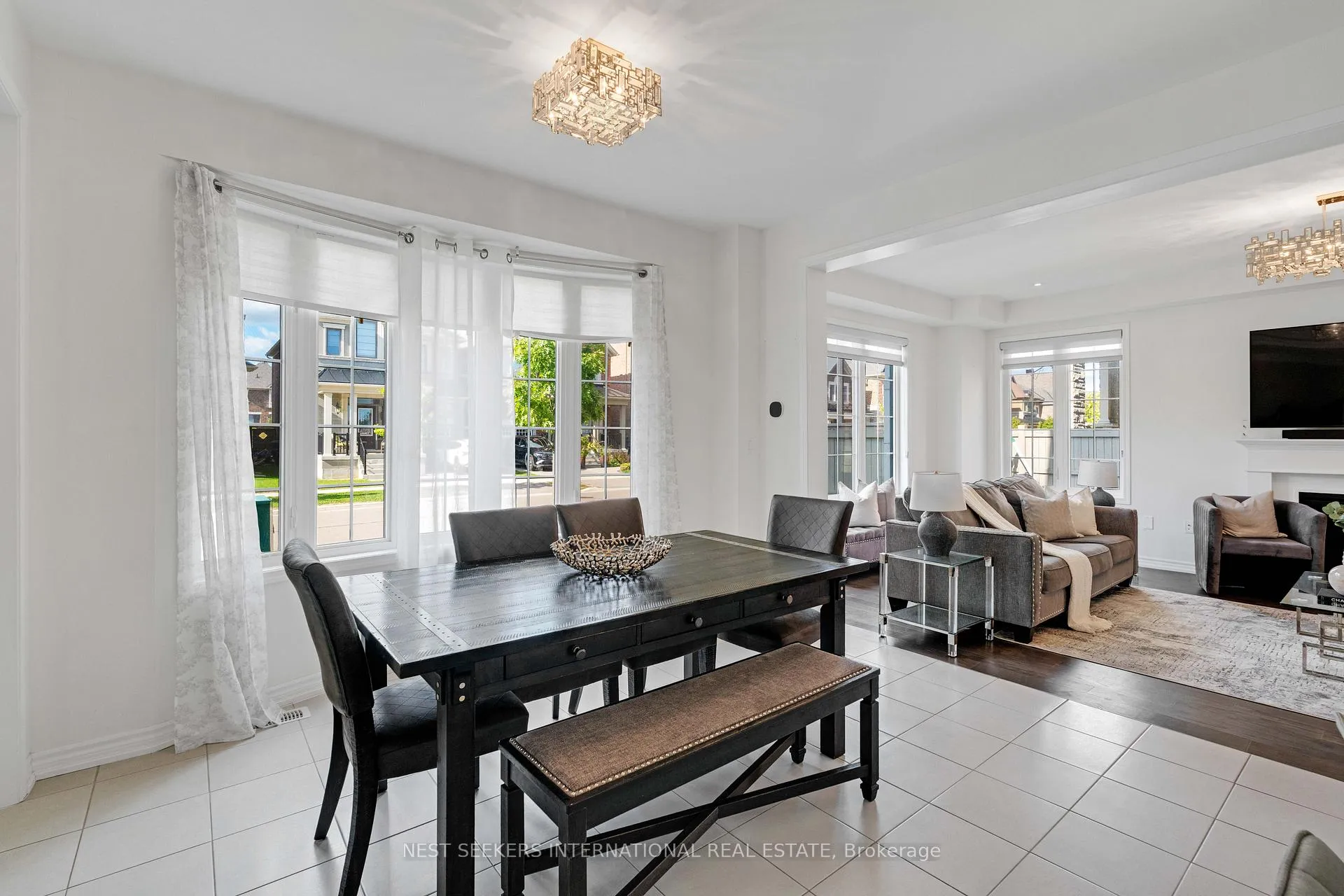 Photo 11 of 125 Lacrosse Trail, Vaughan, Kleinburg — HOMEH