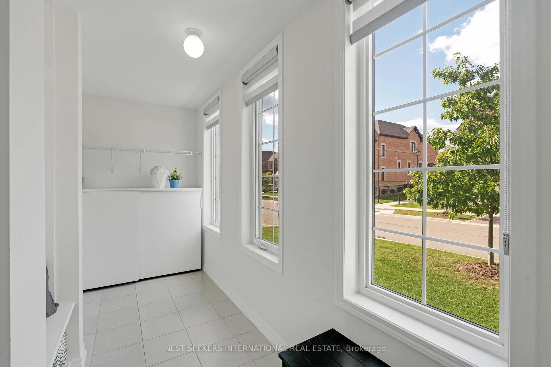 Photo 13 of 125 Lacrosse Trail, Vaughan, Kleinburg — HOMEH