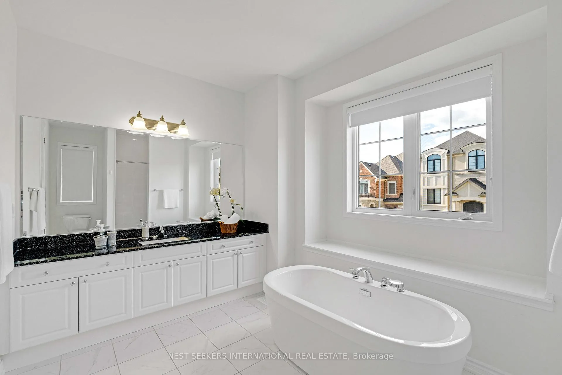 Photo 17 of 125 Lacrosse Trail, Vaughan, Kleinburg — HOMEH