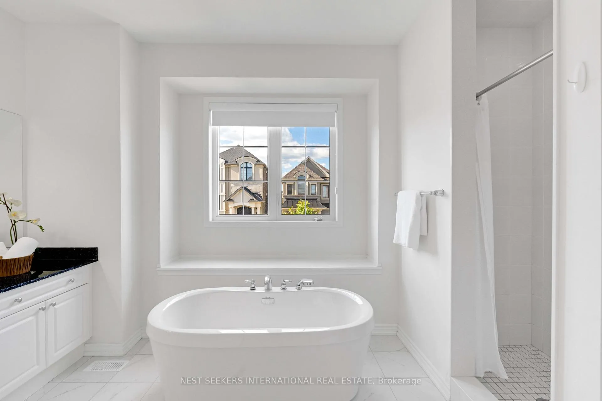 Photo 18 of 125 Lacrosse Trail, Vaughan, Kleinburg — HOMEH