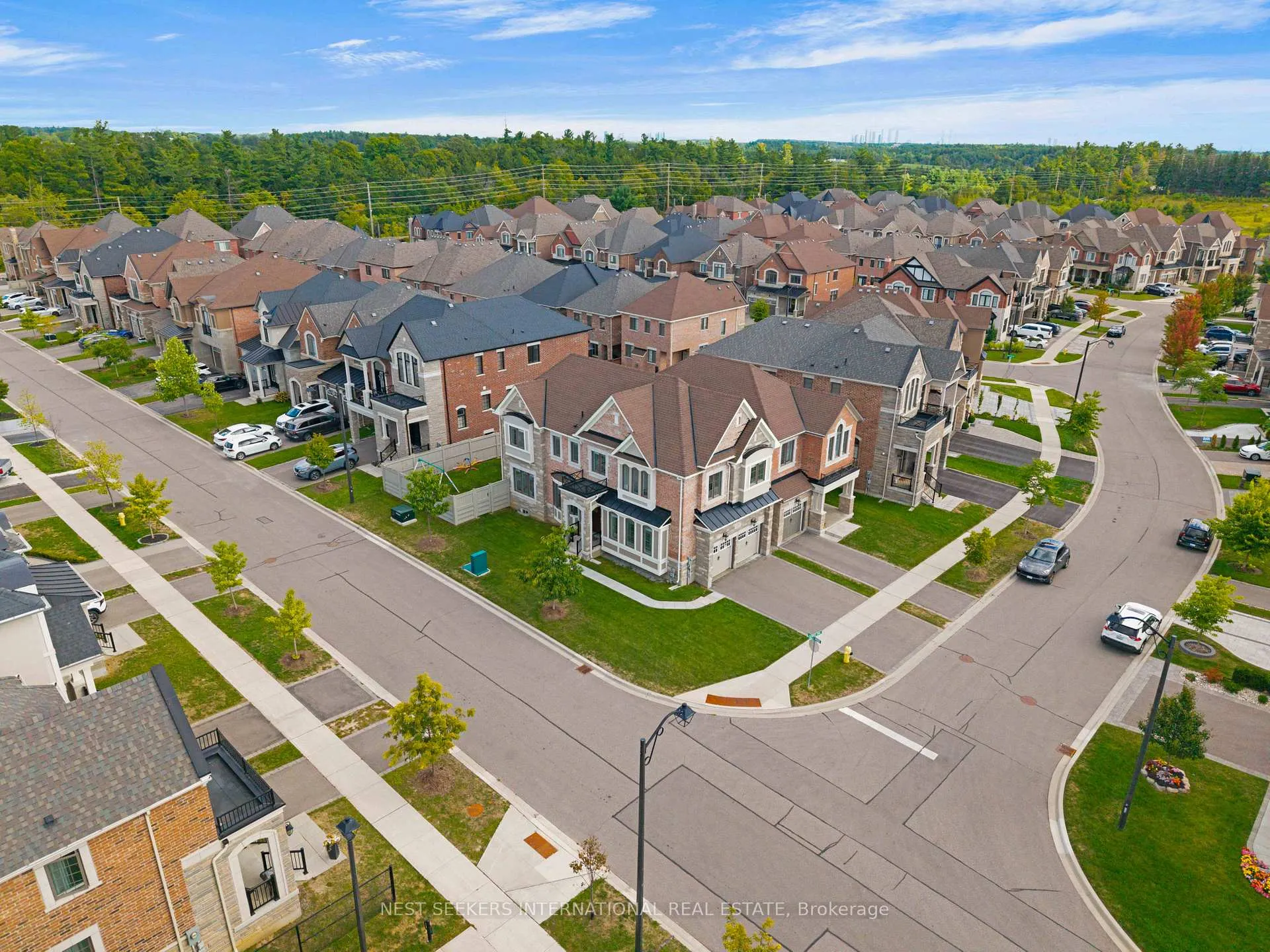 Photo 25 of 125 Lacrosse Trail, Vaughan, Kleinburg — HOMEH
