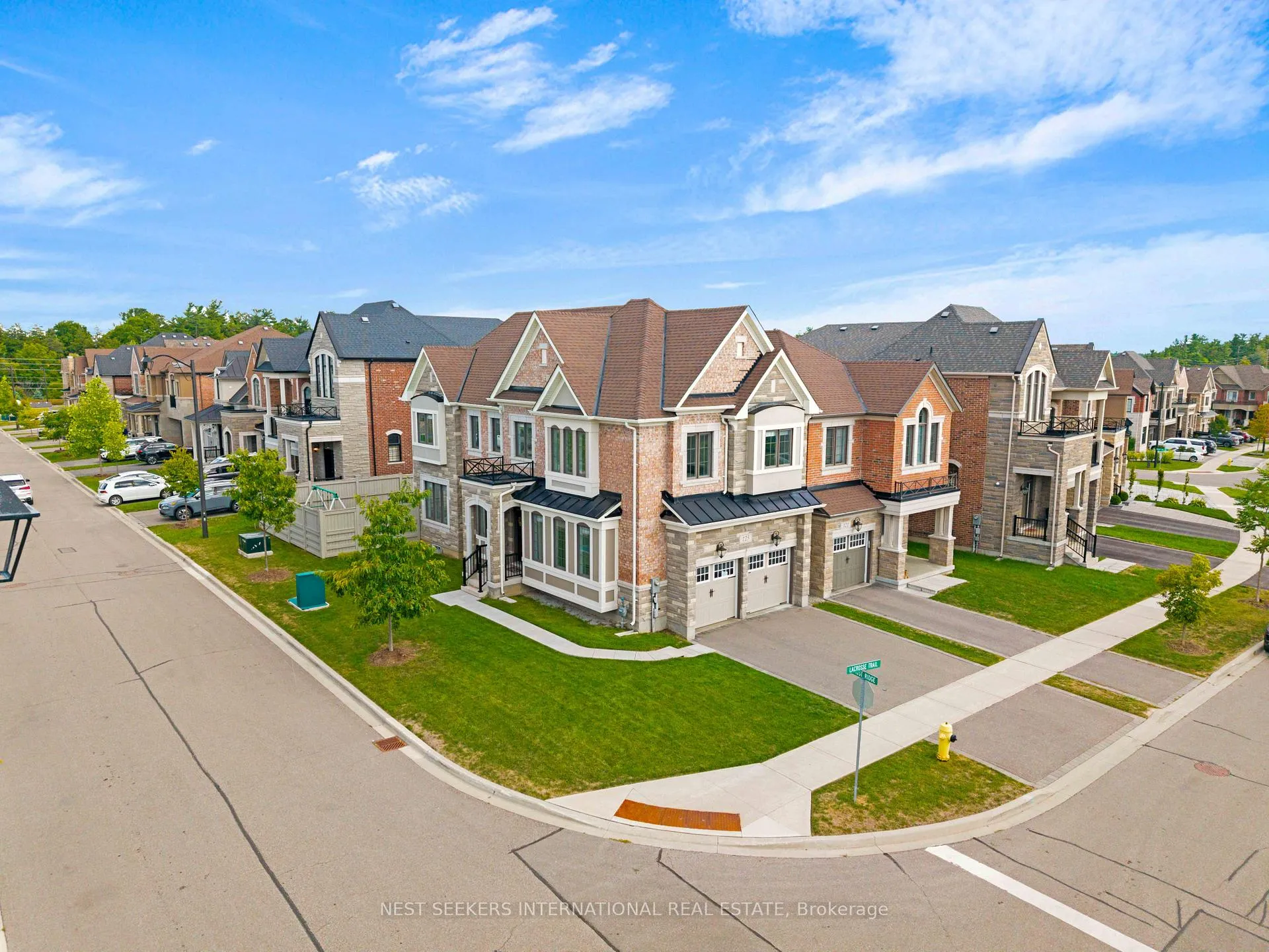Photo 26 of 125 Lacrosse Trail, Vaughan, Kleinburg — HOMEH