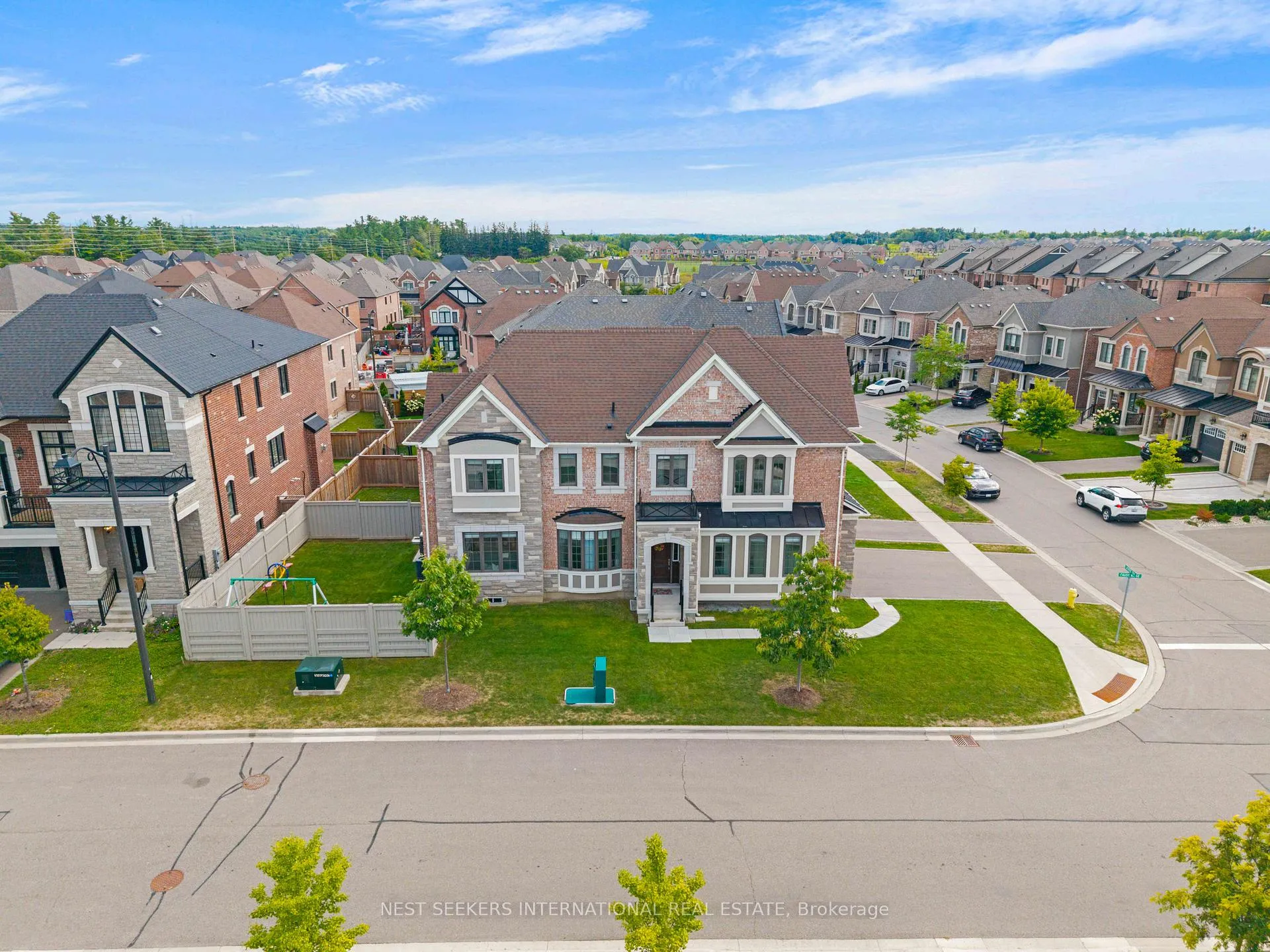 Photo 28 of 125 Lacrosse Trail, Vaughan, Kleinburg — HOMEH