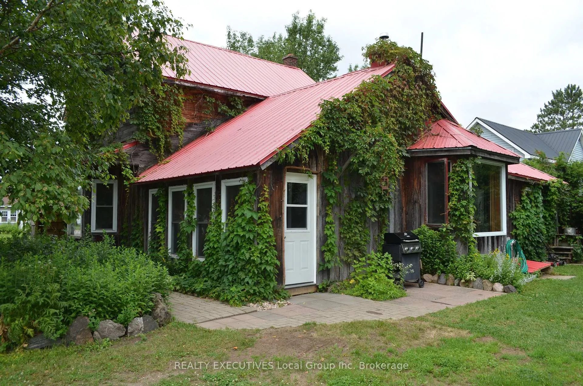 Photo 2 of 54 Riverside Avenue E, South River — HOMEH
