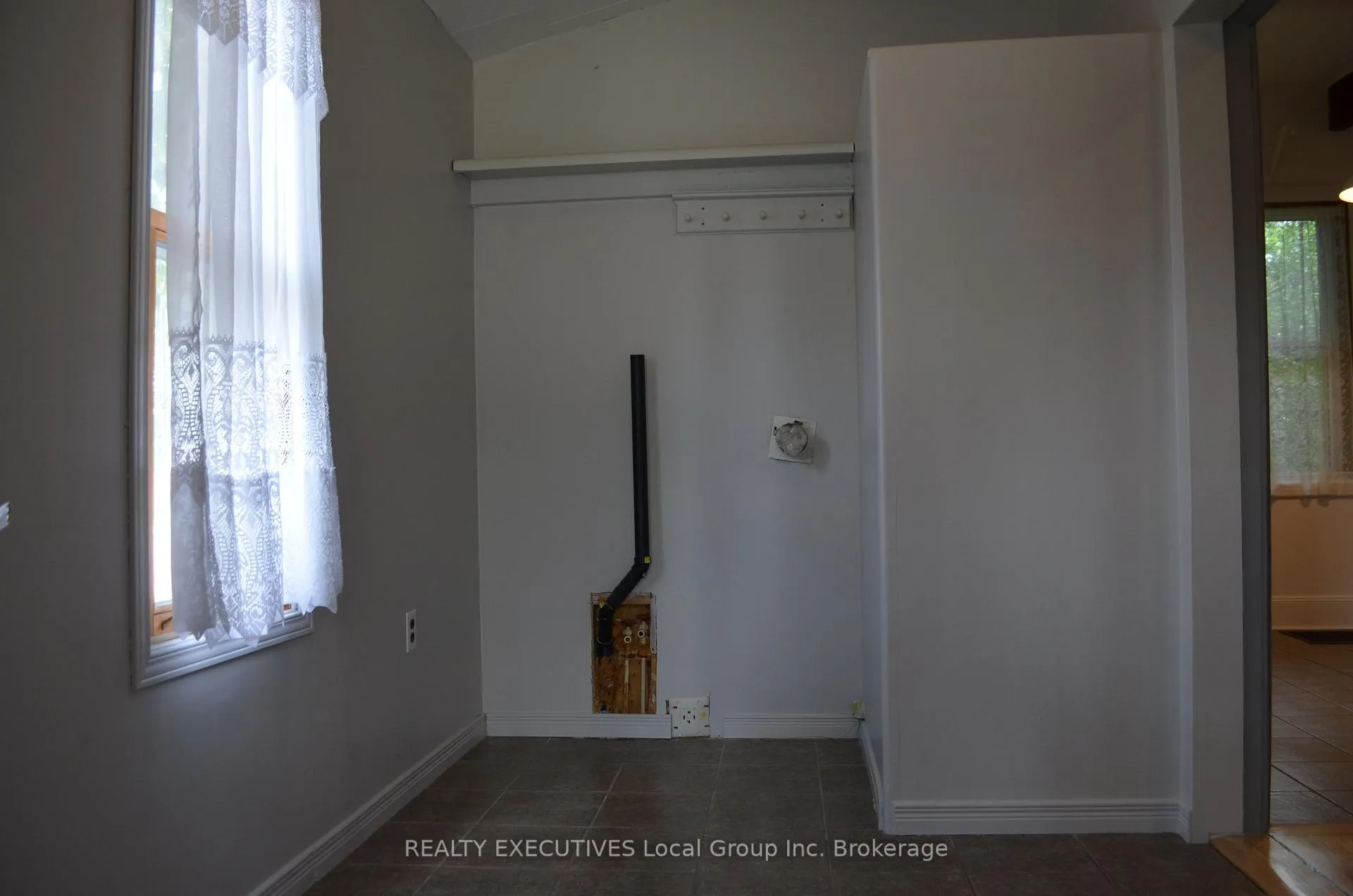 Photo 28 of 54 Riverside Avenue E, South River — HOMEH