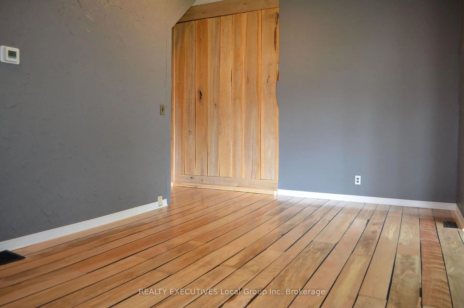 Photo 31 of 54 Riverside Avenue E, South River — HOMEH