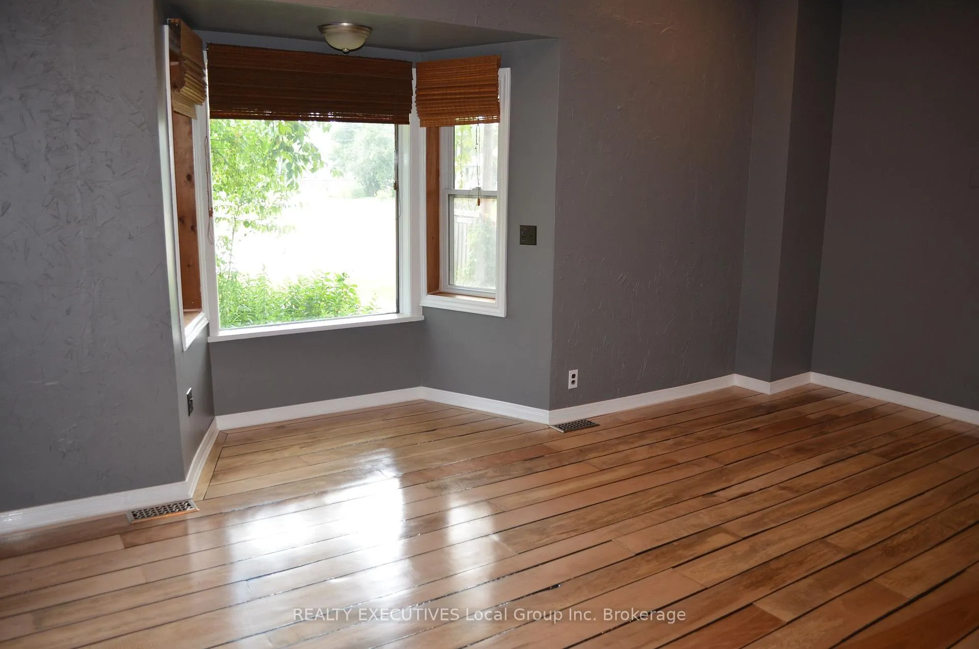 Photo 32 of 54 Riverside Avenue E, South River — HOMEH