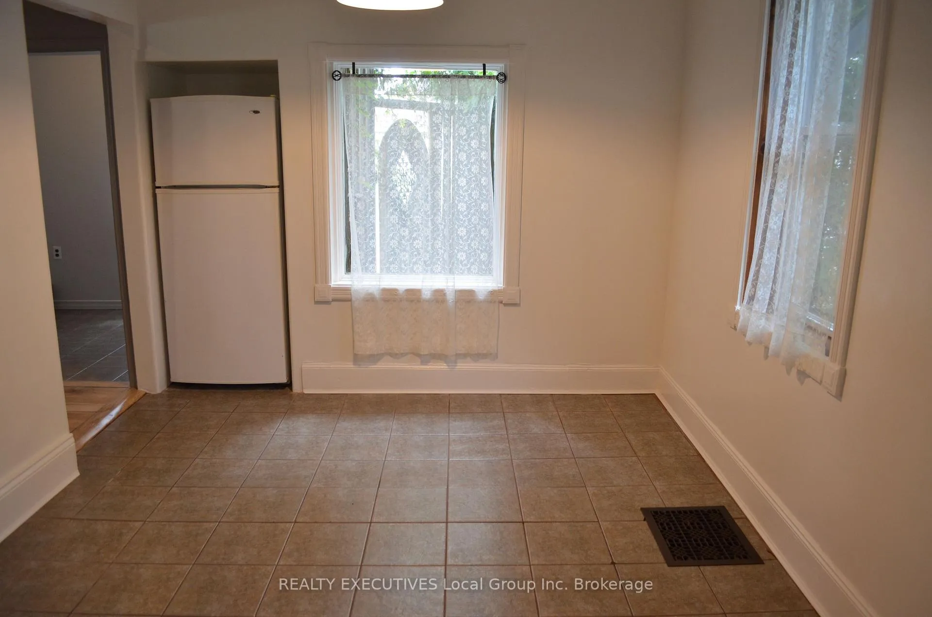 Photo 36 of 54 Riverside Avenue E, South River — HOMEH