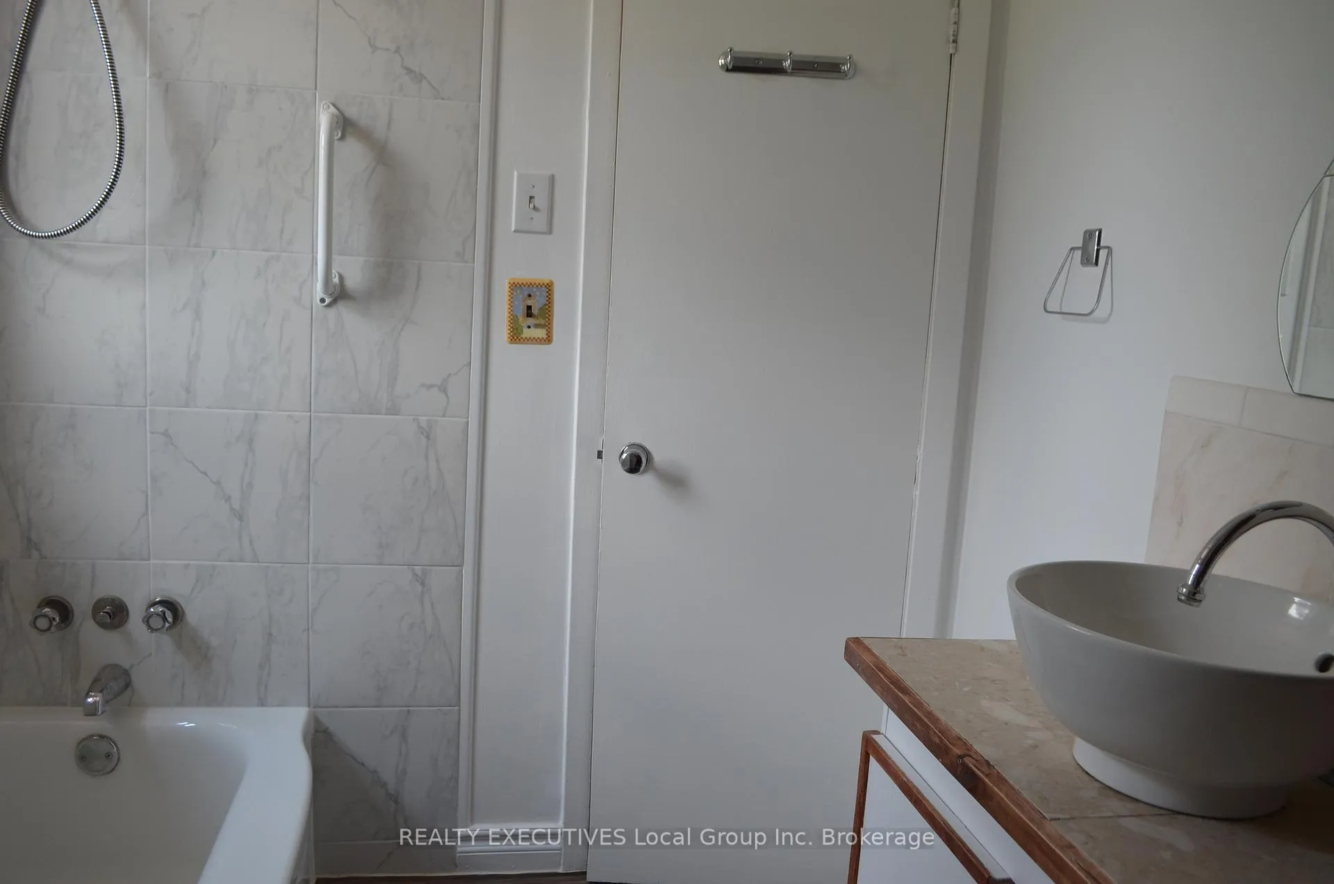 Photo 45 of 54 Riverside Avenue E, South River — HOMEH