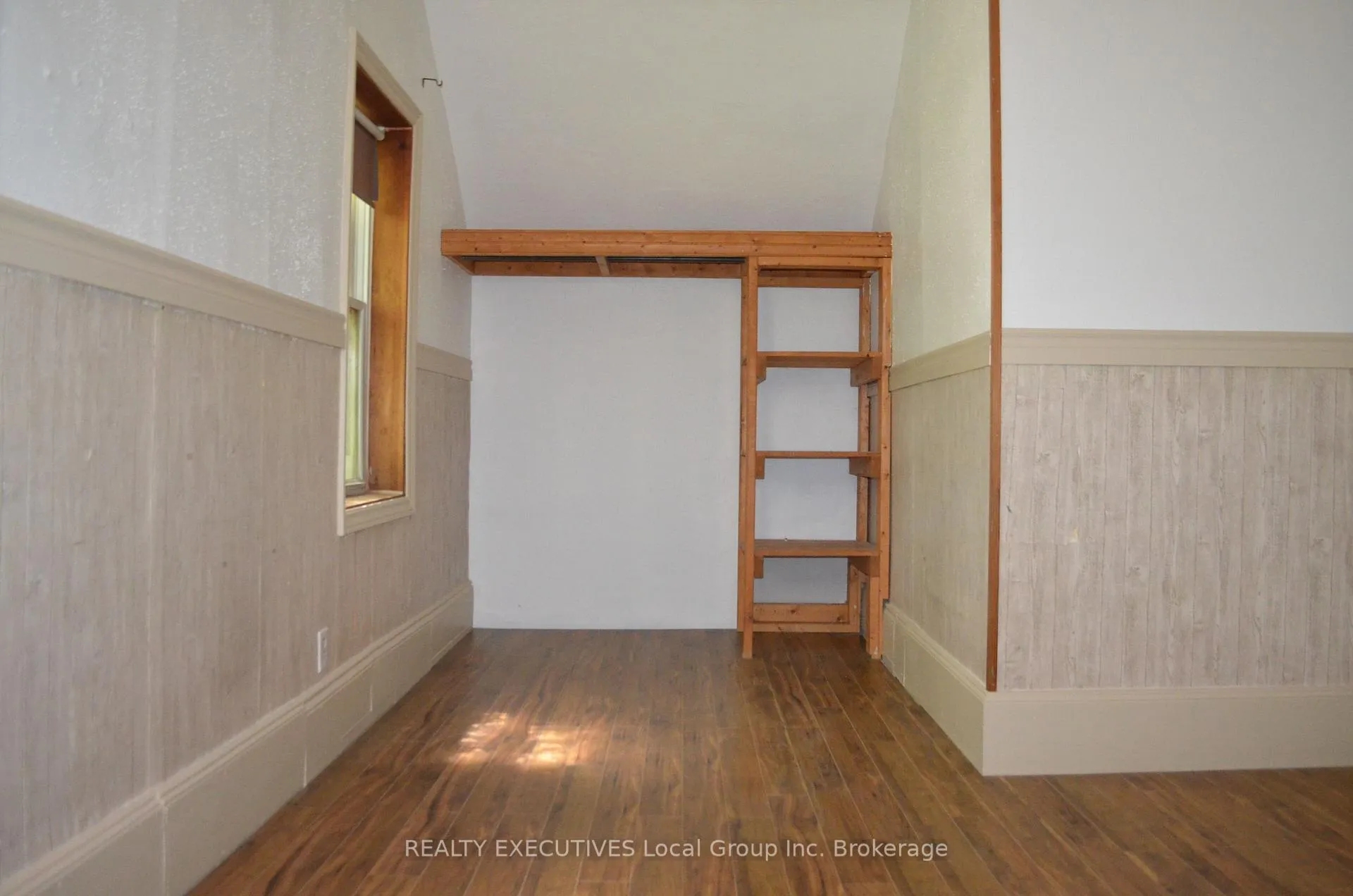 Photo 47 of 54 Riverside Avenue E, South River — HOMEH
