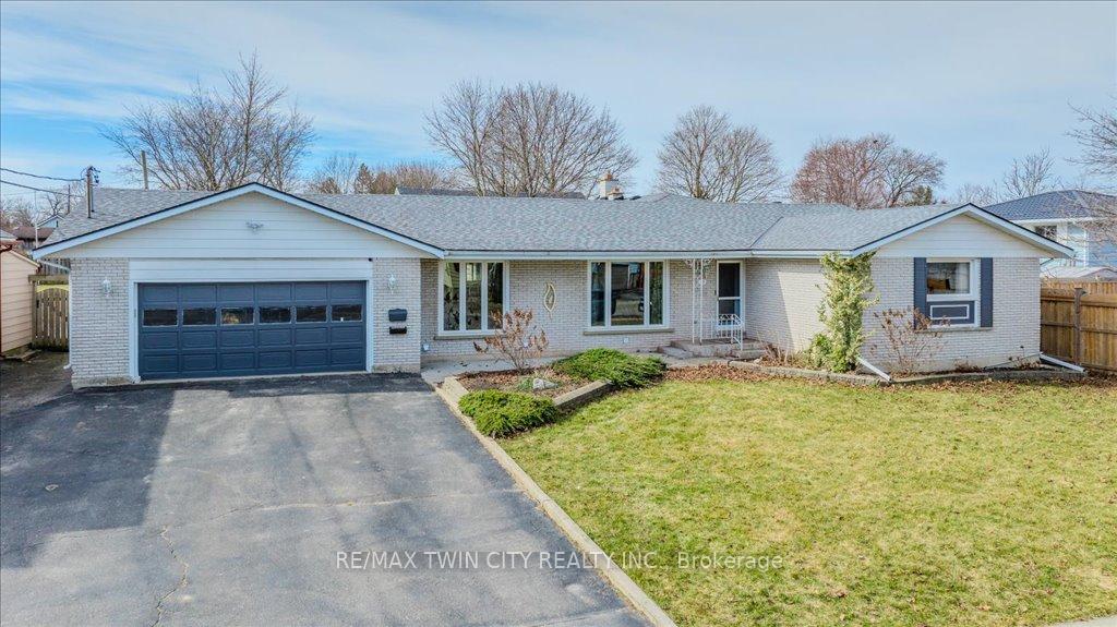 Photo 2 of 13 Alma Street, Brant, Brantford Twp — HOMEH