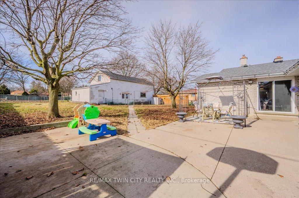 Photo 32 of 13 Alma Street, Brant, Brantford Twp — HOMEH