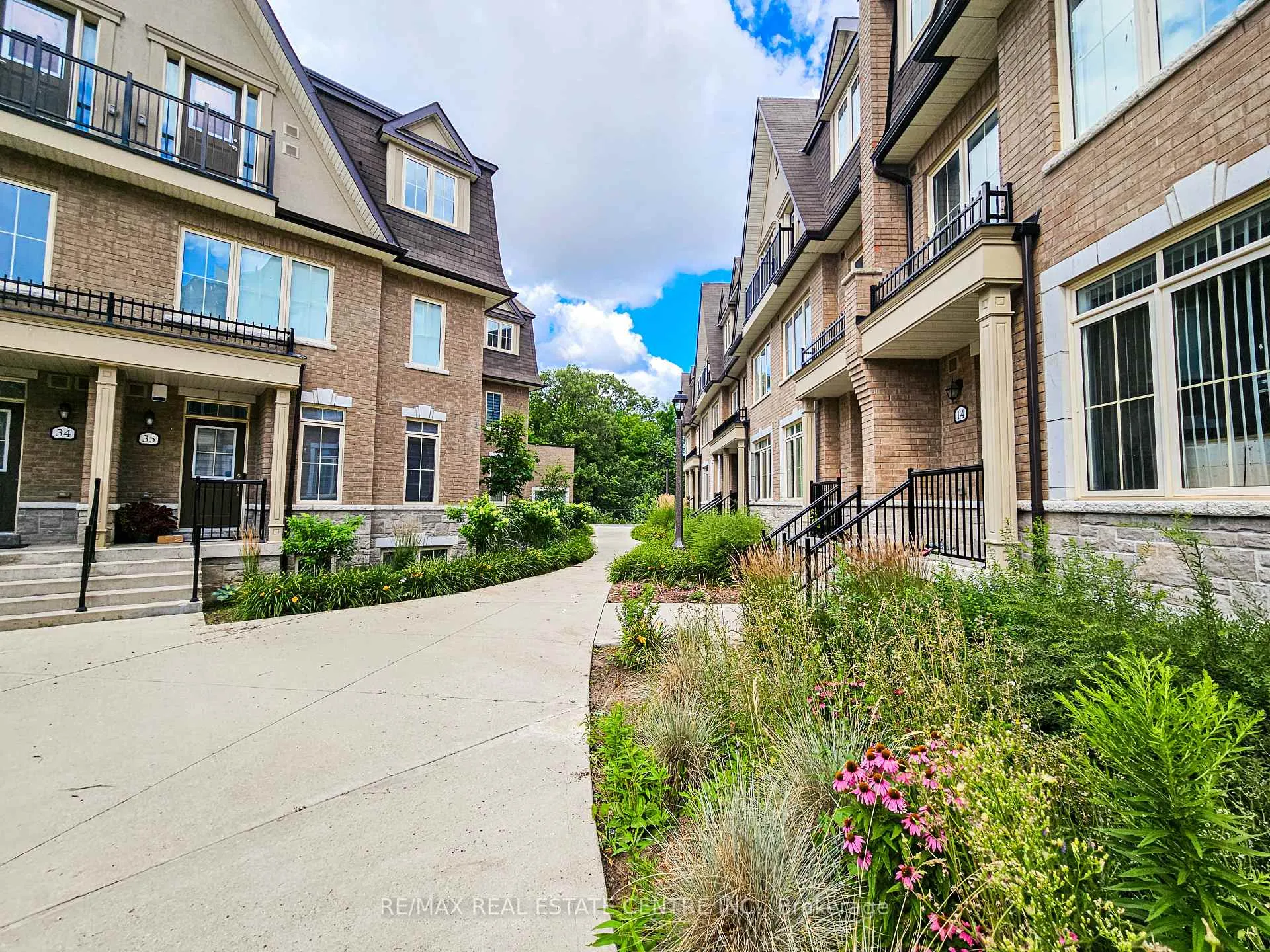 Photo 1 of Unit 42, 181 Parktree Drive, Vaughan, Maple — HOMEH