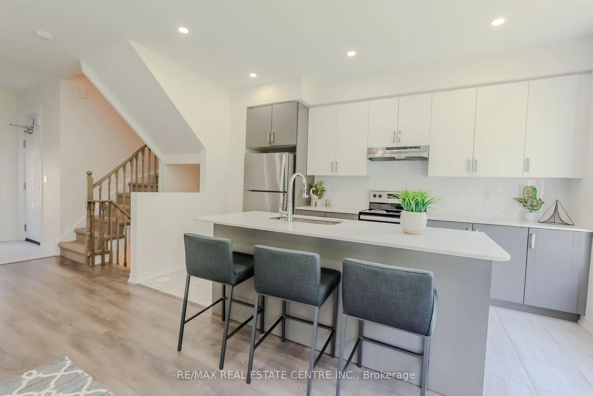 Photo 4 of Unit 42, 181 Parktree Drive, Vaughan, Maple — HOMEH