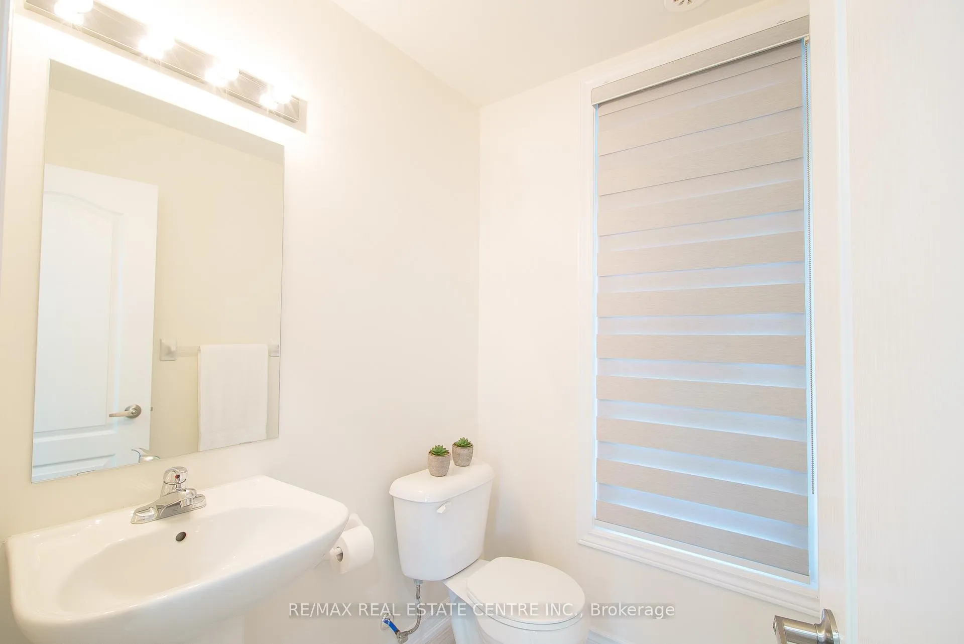 Photo 7 of Unit 42, 181 Parktree Drive, Vaughan, Maple — HOMEH