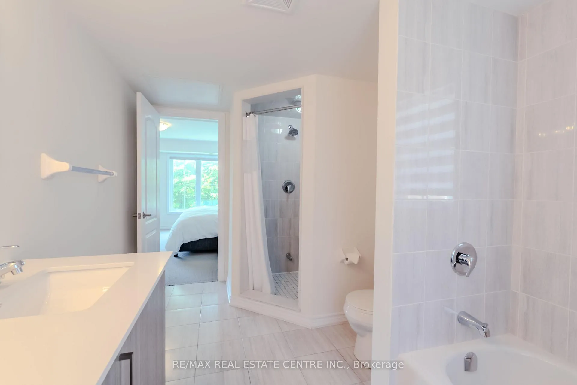 Photo 11 of Unit 42, 181 Parktree Drive, Vaughan, Maple — HOMEH