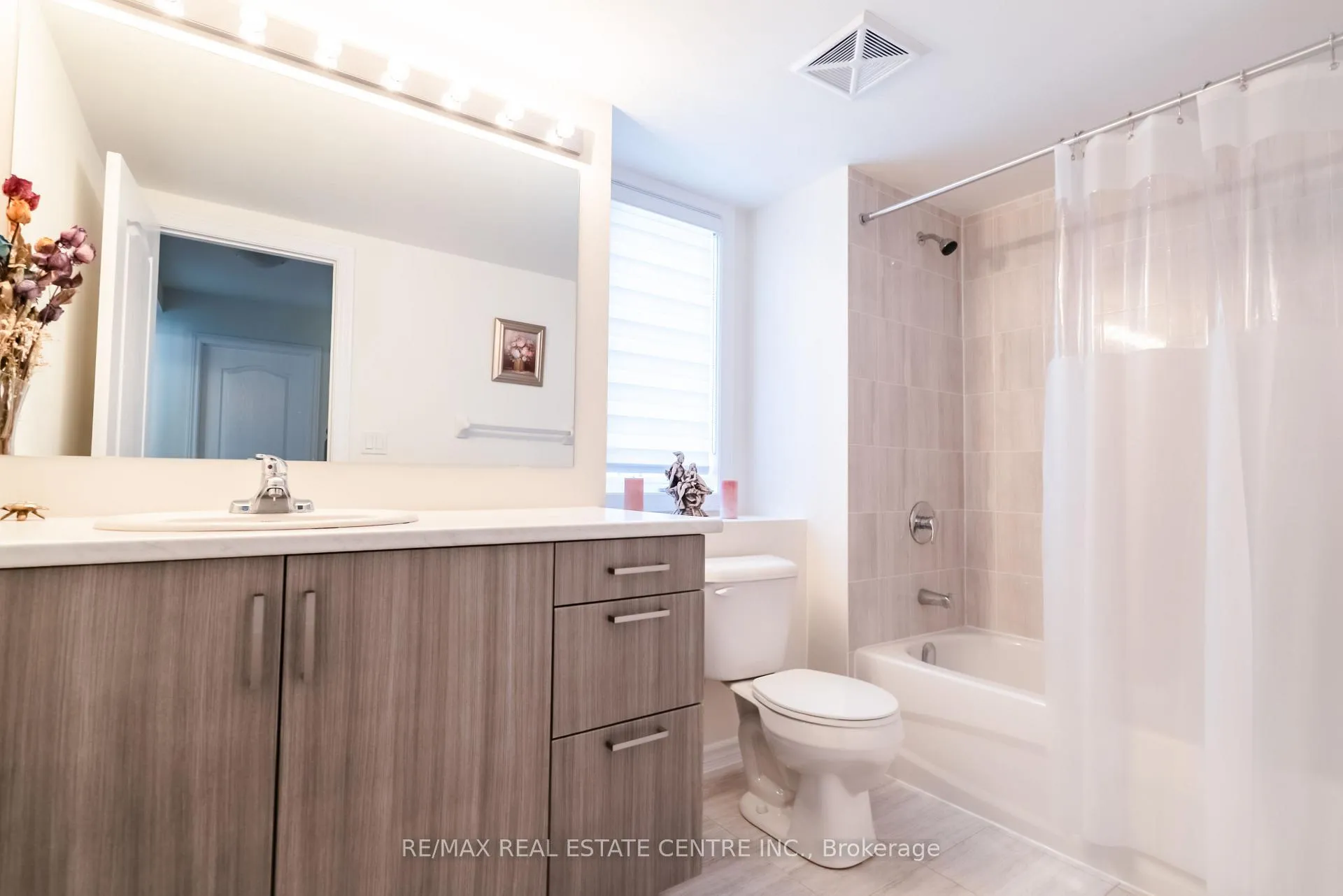 Photo 16 of Unit 42, 181 Parktree Drive, Vaughan, Maple — HOMEH