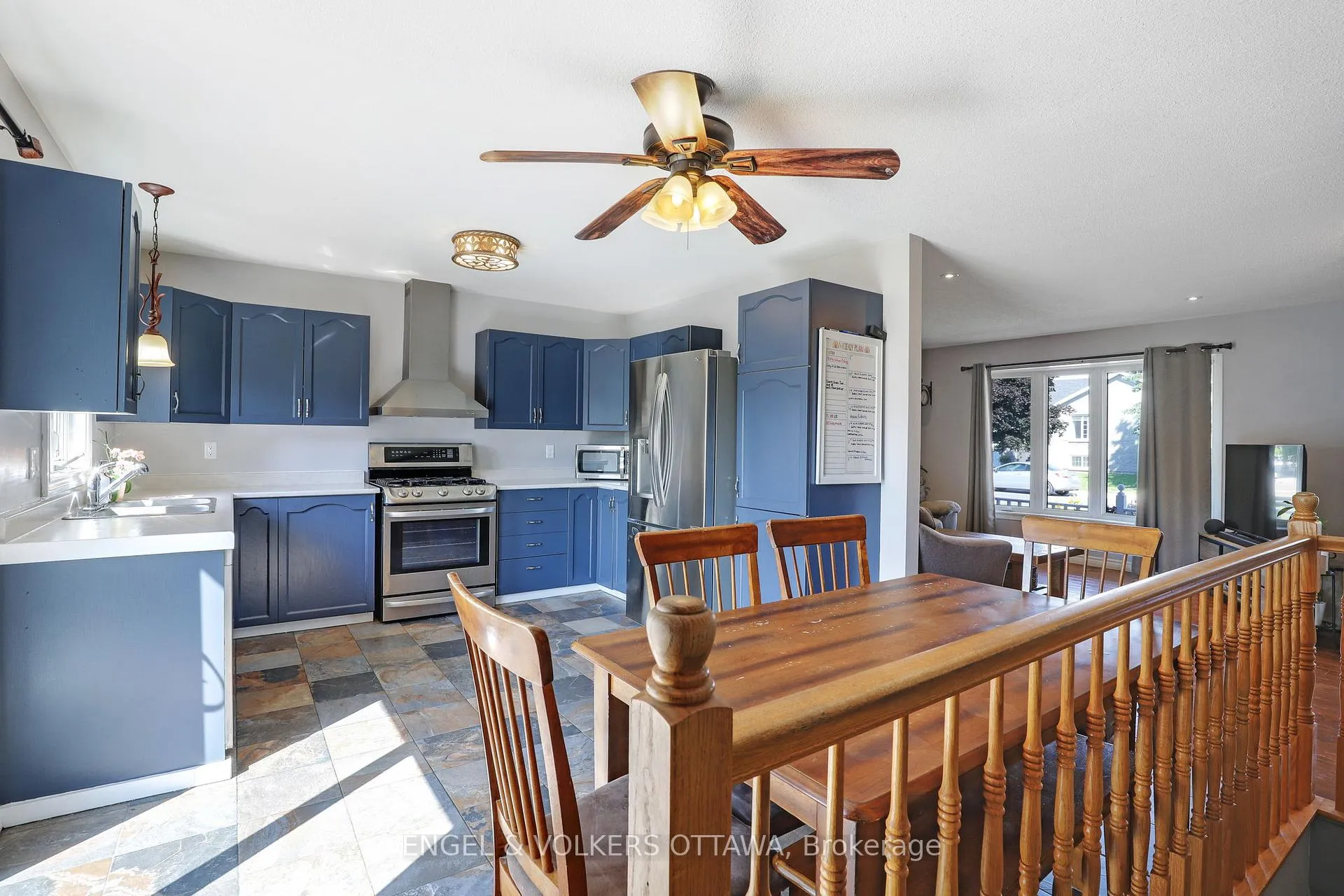 Photo 11 of 4 Maple Drive, Arnprior — HOMEH