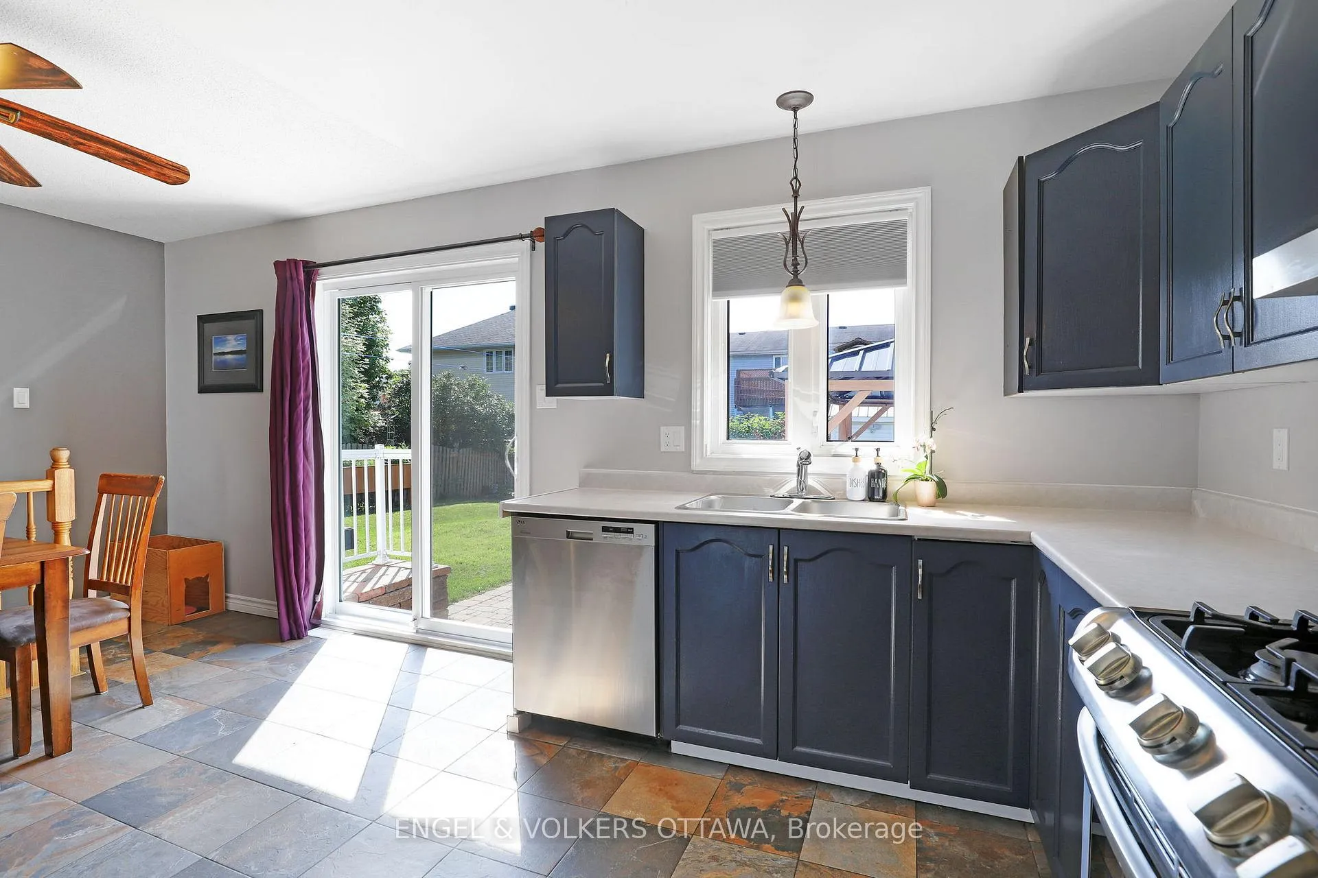 Photo 12 of 4 Maple Drive, Arnprior — HOMEH