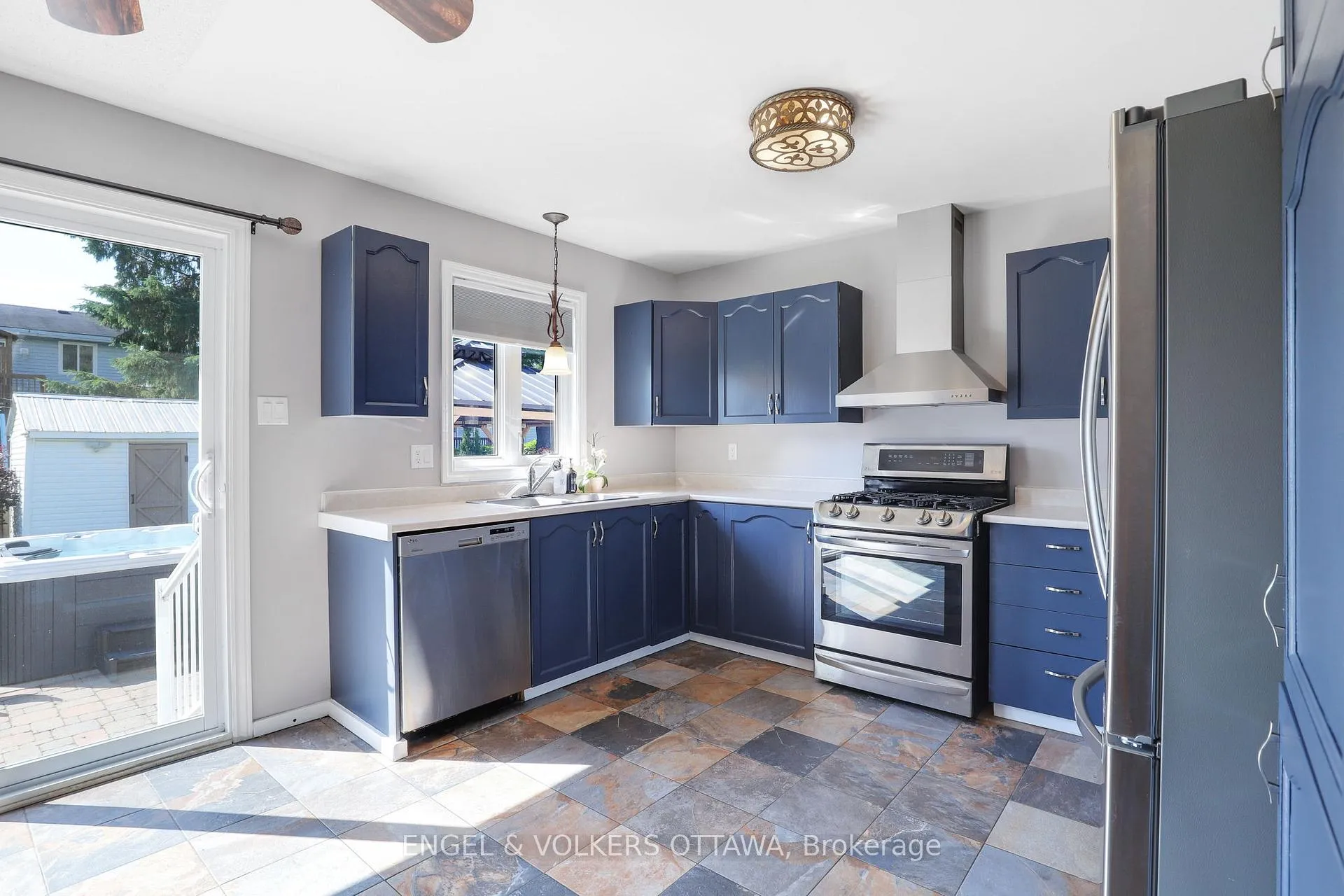 Photo 14 of 4 Maple Drive, Arnprior — HOMEH