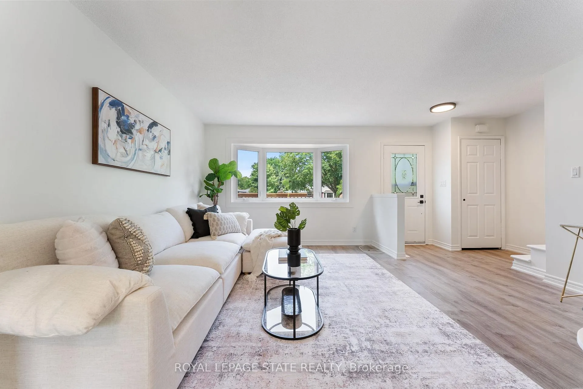 Photo 9 of 37 Birchpark Drive, Grimsby, Grimsby Beach — HOMEH