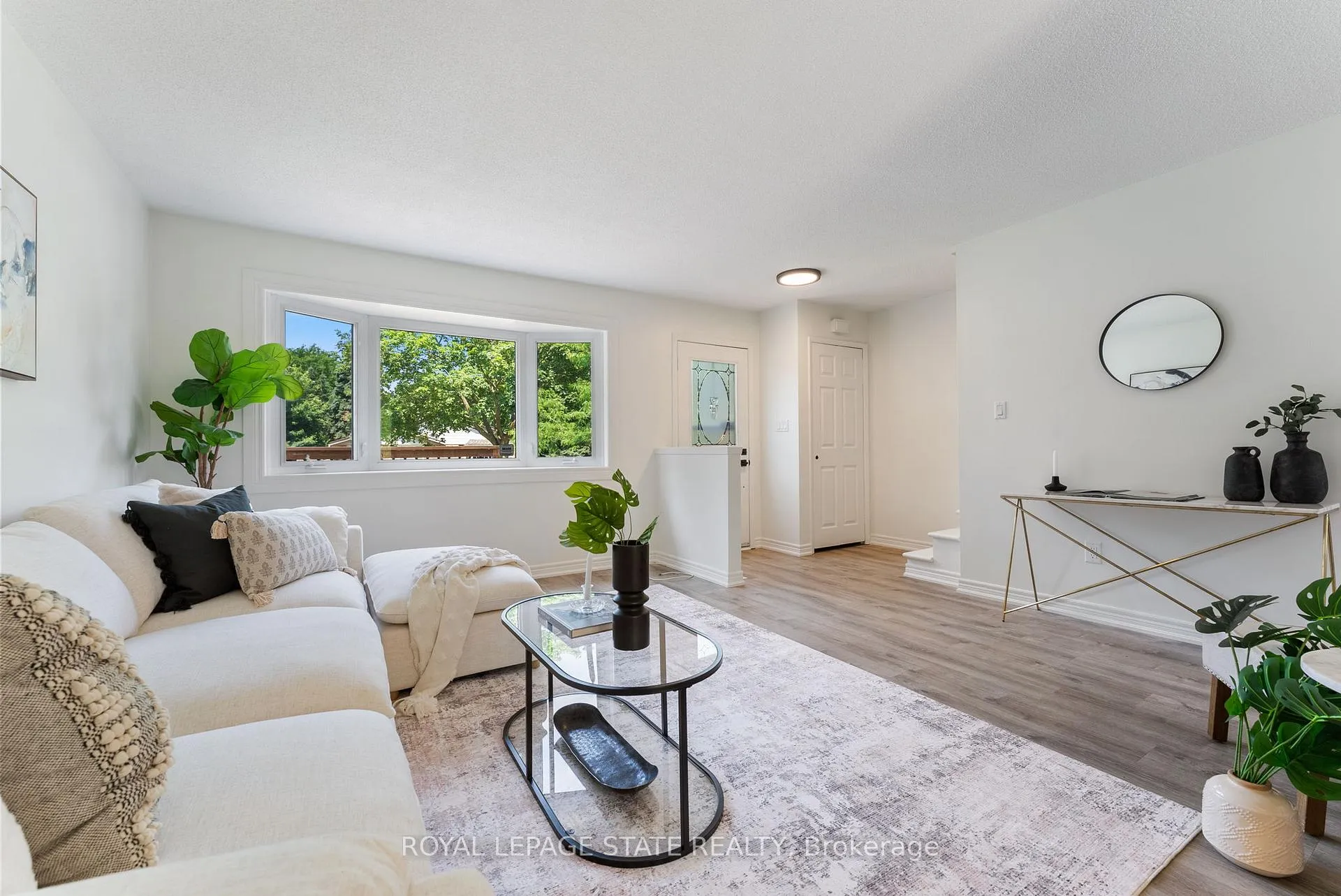 Photo 10 of 37 Birchpark Drive, Grimsby, Grimsby Beach — HOMEH