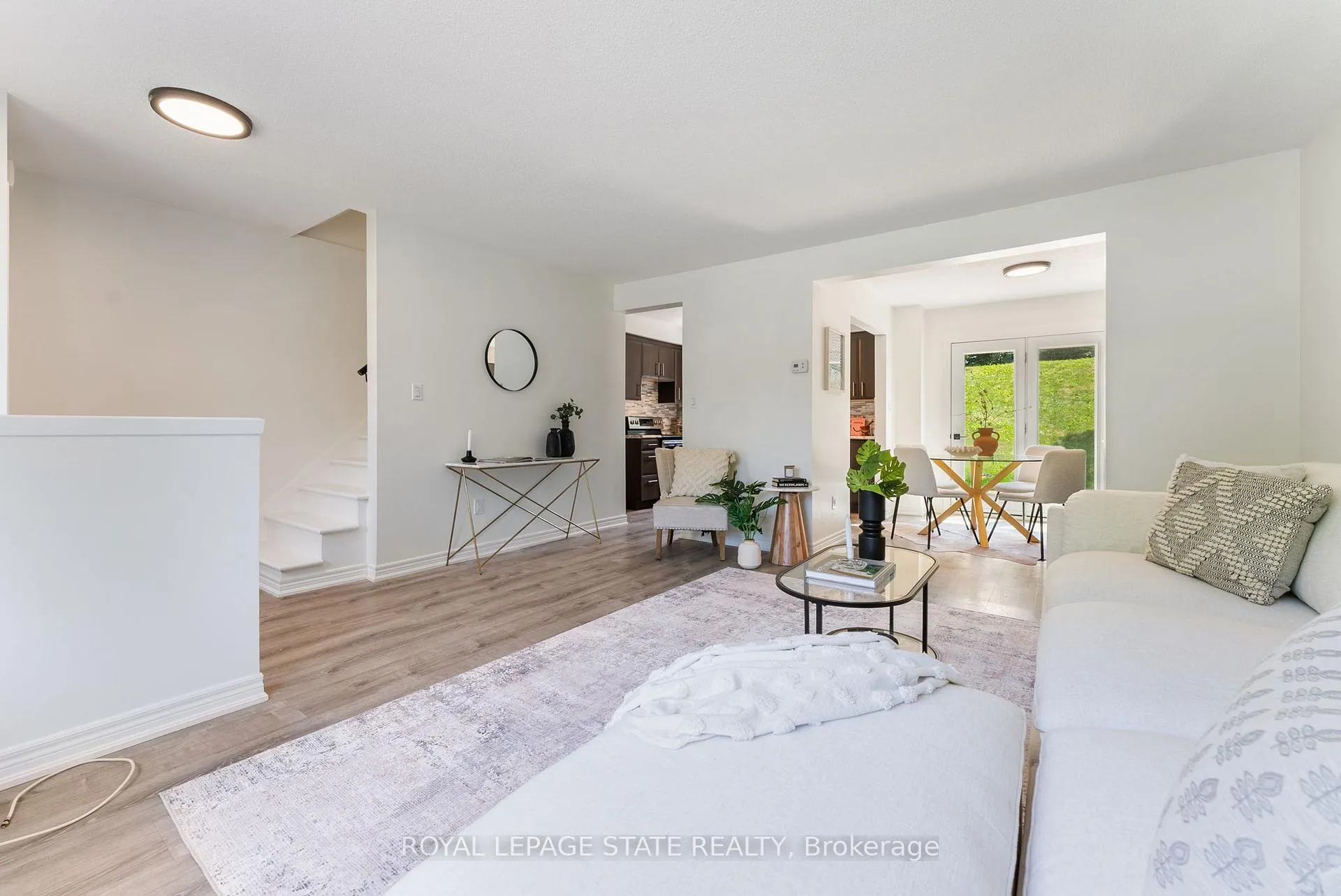 Photo 11 of 37 Birchpark Drive, Grimsby, Grimsby Beach — HOMEH