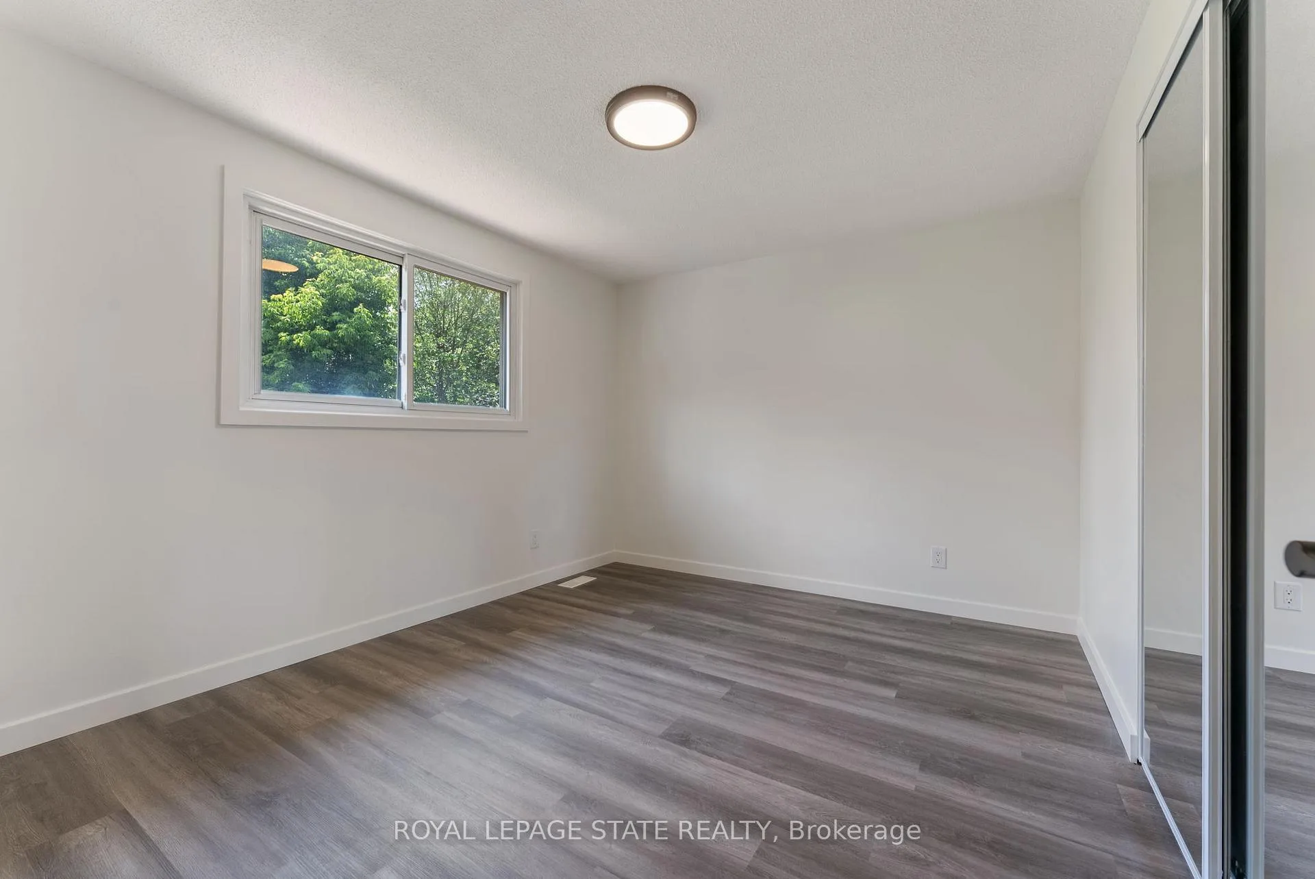 Photo 18 of 37 Birchpark Drive, Grimsby, Grimsby Beach — HOMEH