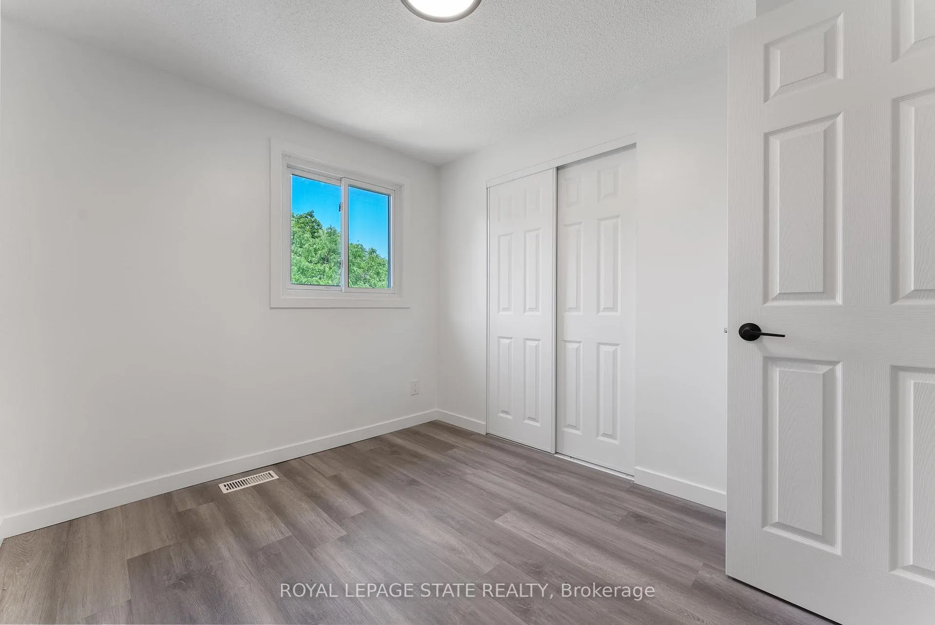 Photo 21 of 37 Birchpark Drive, Grimsby, Grimsby Beach — HOMEH