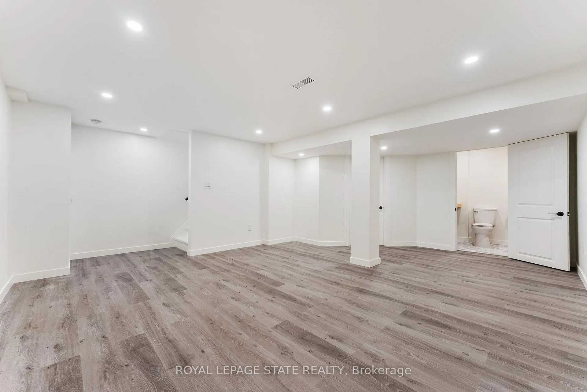 Photo 24 of 37 Birchpark Drive, Grimsby, Grimsby Beach — HOMEH