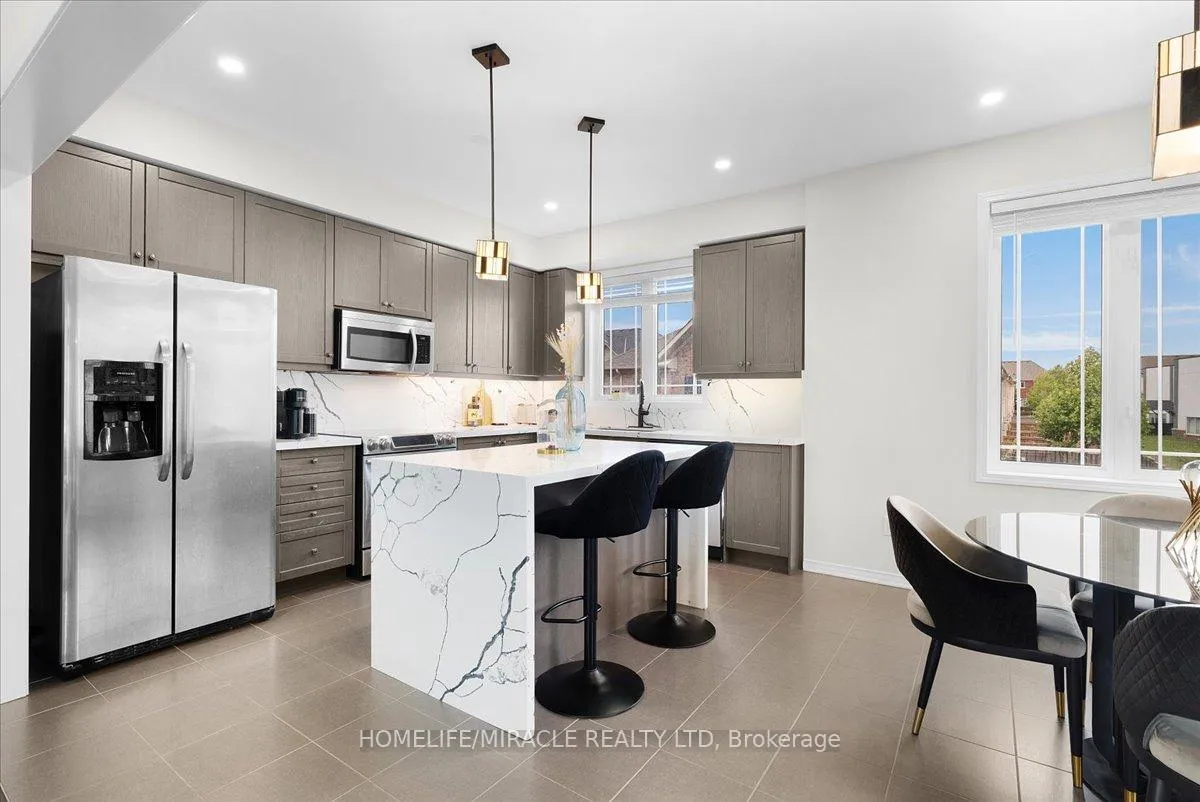 Photo 15 of 402 Dougall Avenue, Caledon, Rural Caledon — HOMEH