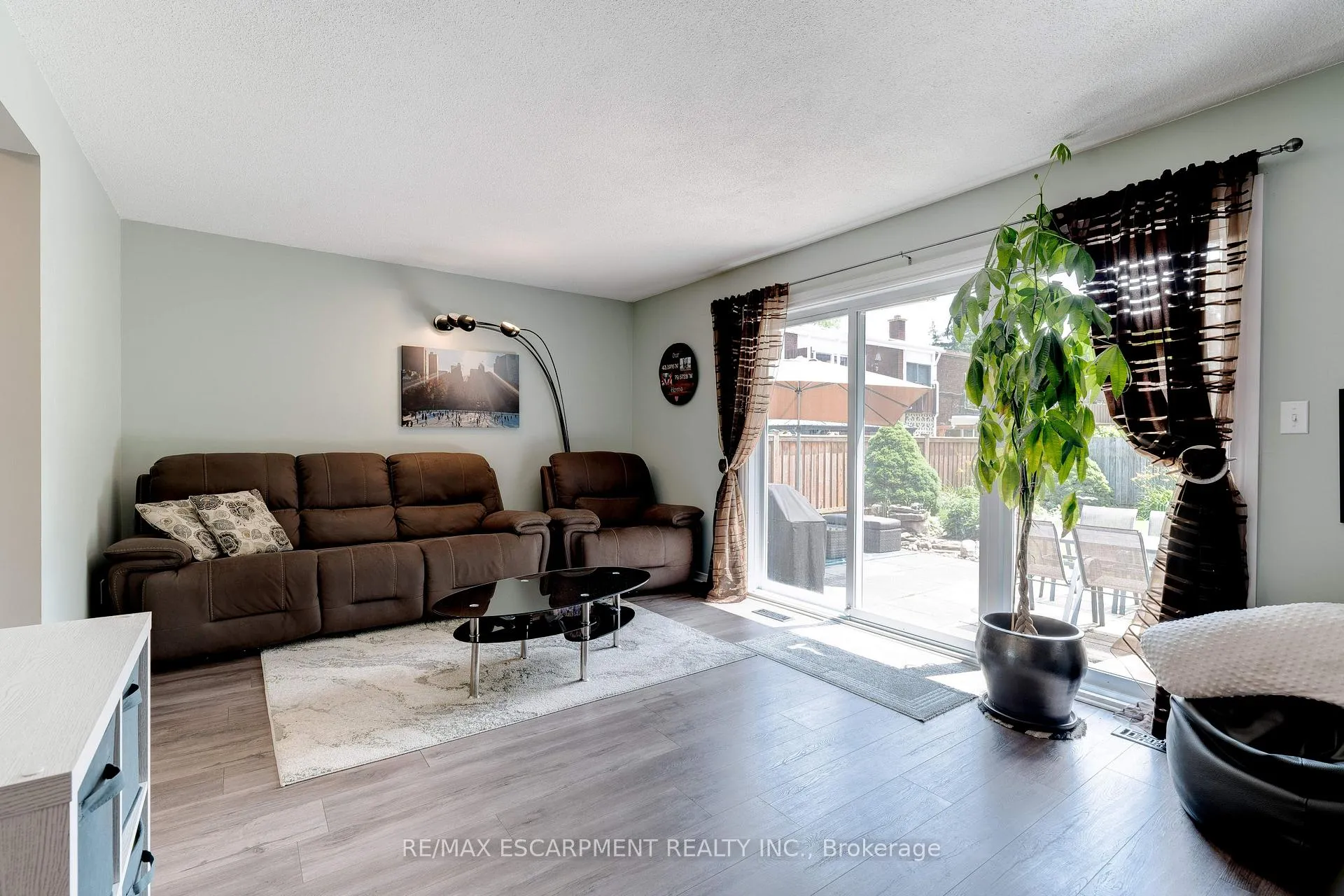 Photo 7 of 23 Niagara Street, Grimsby, Grimsby Beach — HOMEH