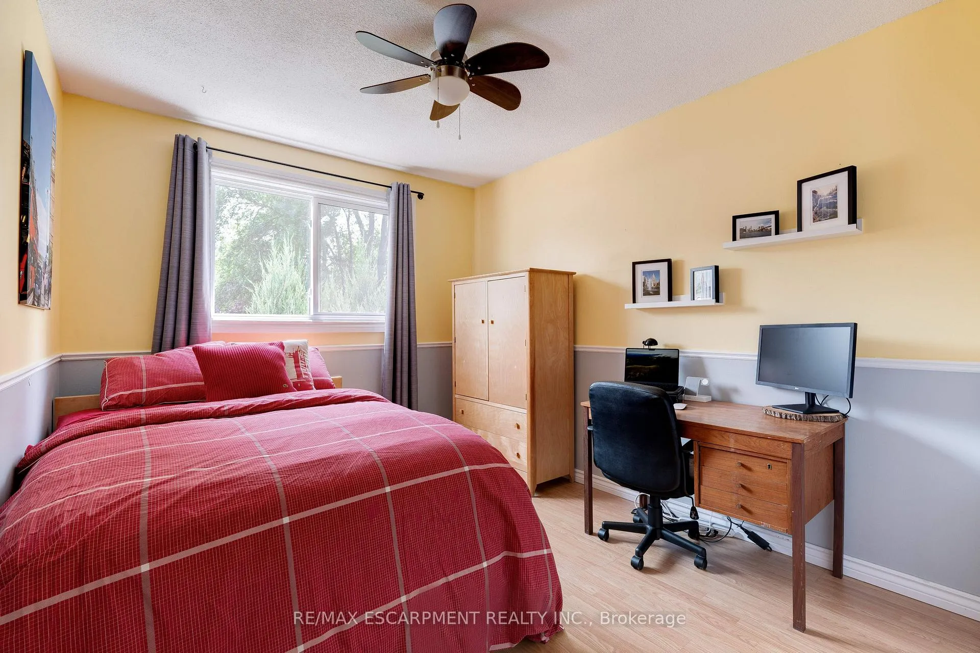 Photo 22 of 23 Niagara Street, Grimsby, Grimsby Beach — HOMEH