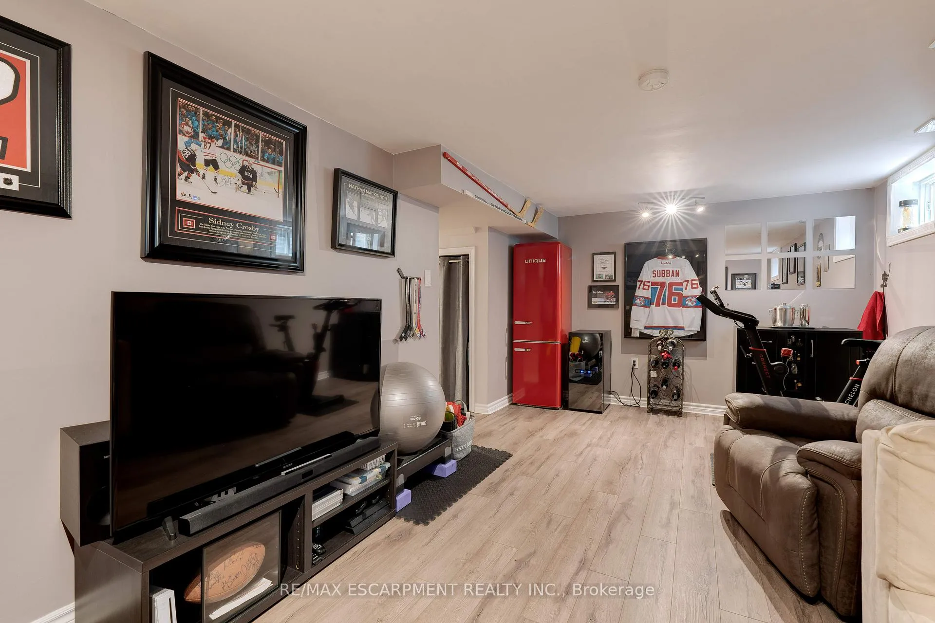 Photo 33 of 23 Niagara Street, Grimsby, Grimsby Beach — HOMEH