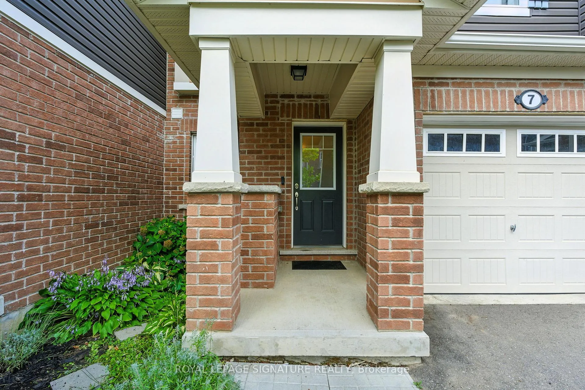 Photo 3 of Unit 7, 1000 Asleton Boulevard, Milton, Willmott — HOMEH