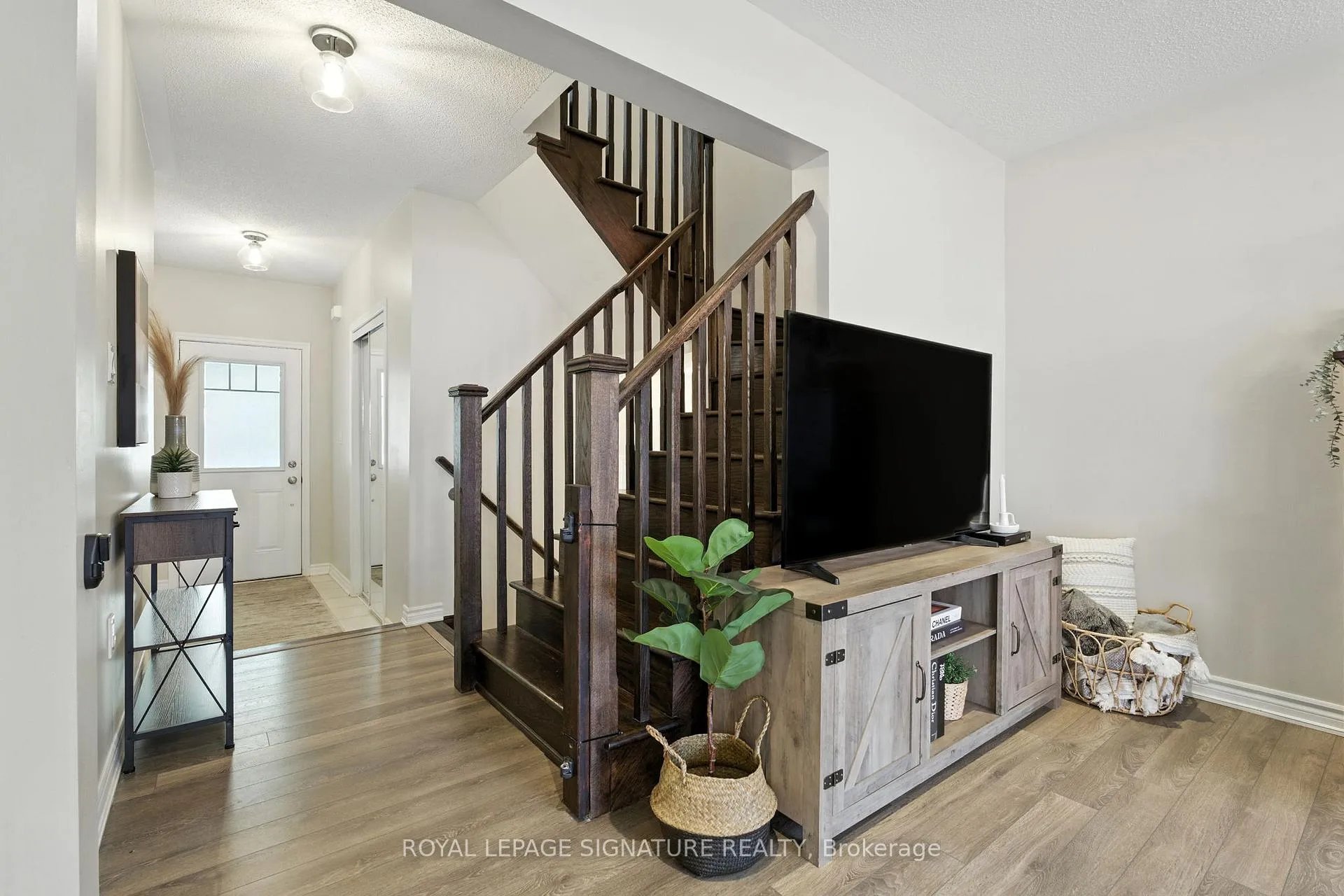 Photo 19 of Unit 7, 1000 Asleton Boulevard, Milton, Willmott — HOMEH