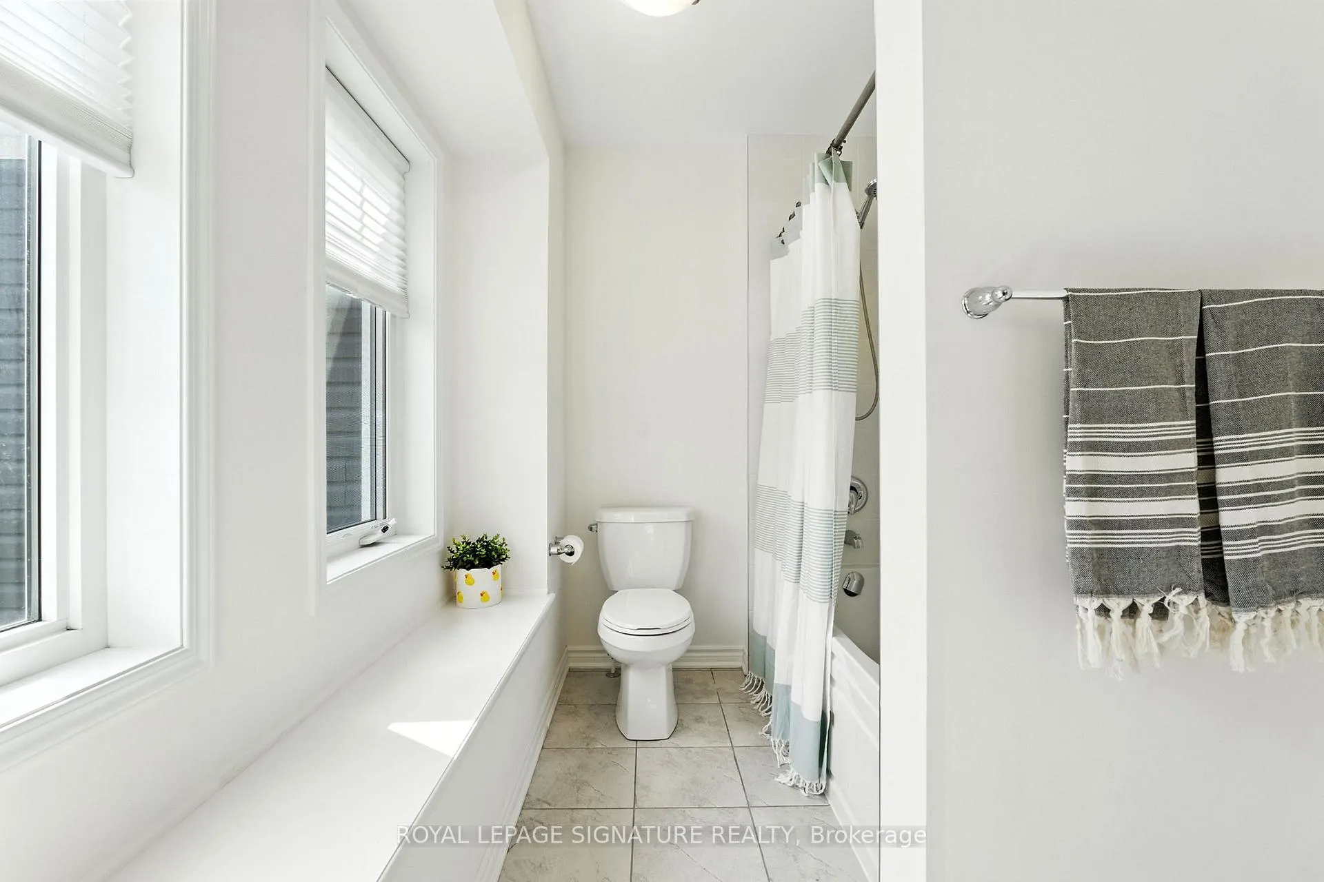 Photo 40 of Unit 7, 1000 Asleton Boulevard, Milton, Willmott — HOMEH