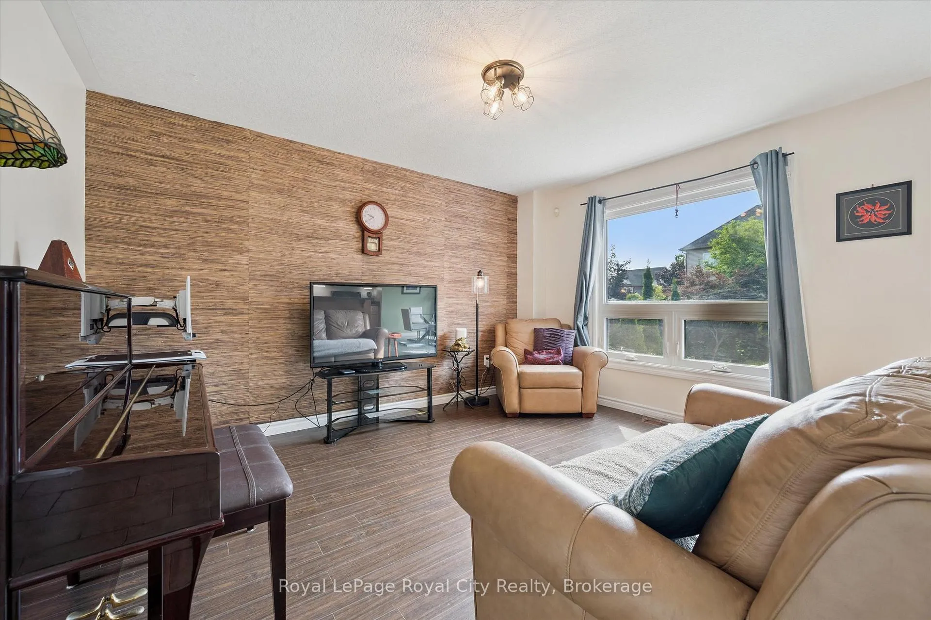 Photo 12 of 4 Holland Crescent, Guelph, Pineridge/Westminster Woods — HOMEH