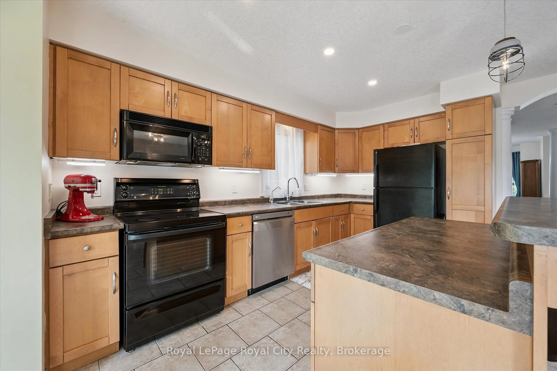 Photo 16 of 4 Holland Crescent, Guelph, Pineridge/Westminster Woods — HOMEH