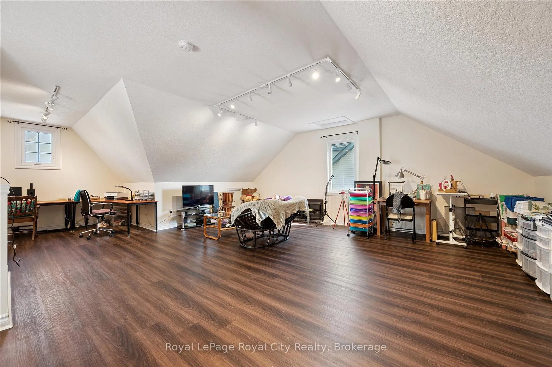 Photo 32 of 4 Holland Crescent, Guelph, Pineridge/Westminster Woods — HOMEH