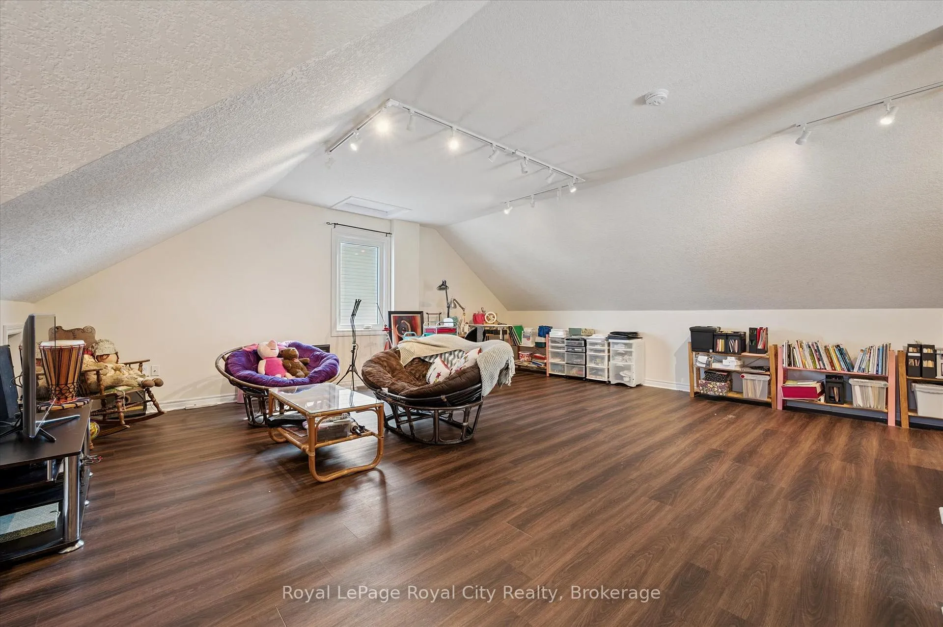 Photo 33 of 4 Holland Crescent, Guelph, Pineridge/Westminster Woods — HOMEH
