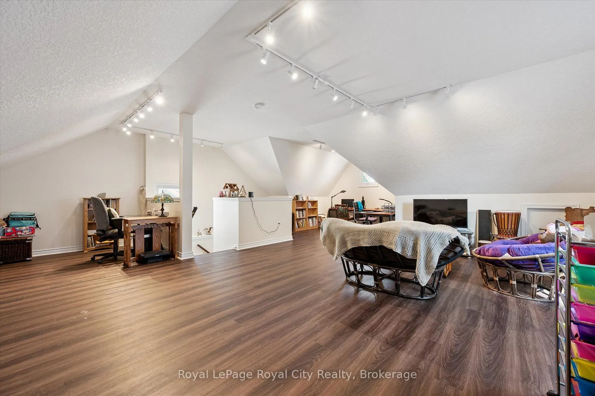 Photo 34 of 4 Holland Crescent, Guelph, Pineridge/Westminster Woods — HOMEH